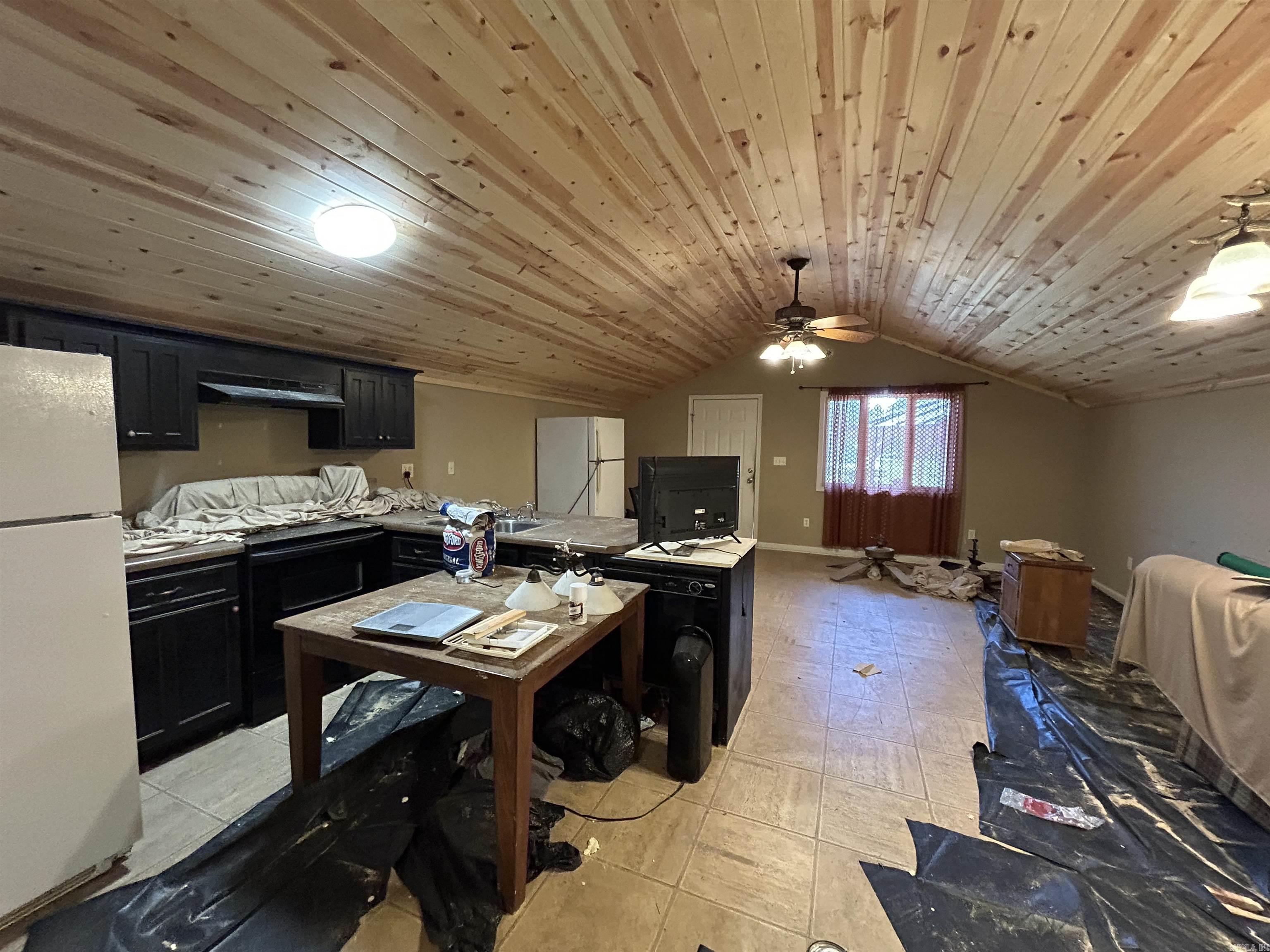 5 Lobo Road Property Photo 9
