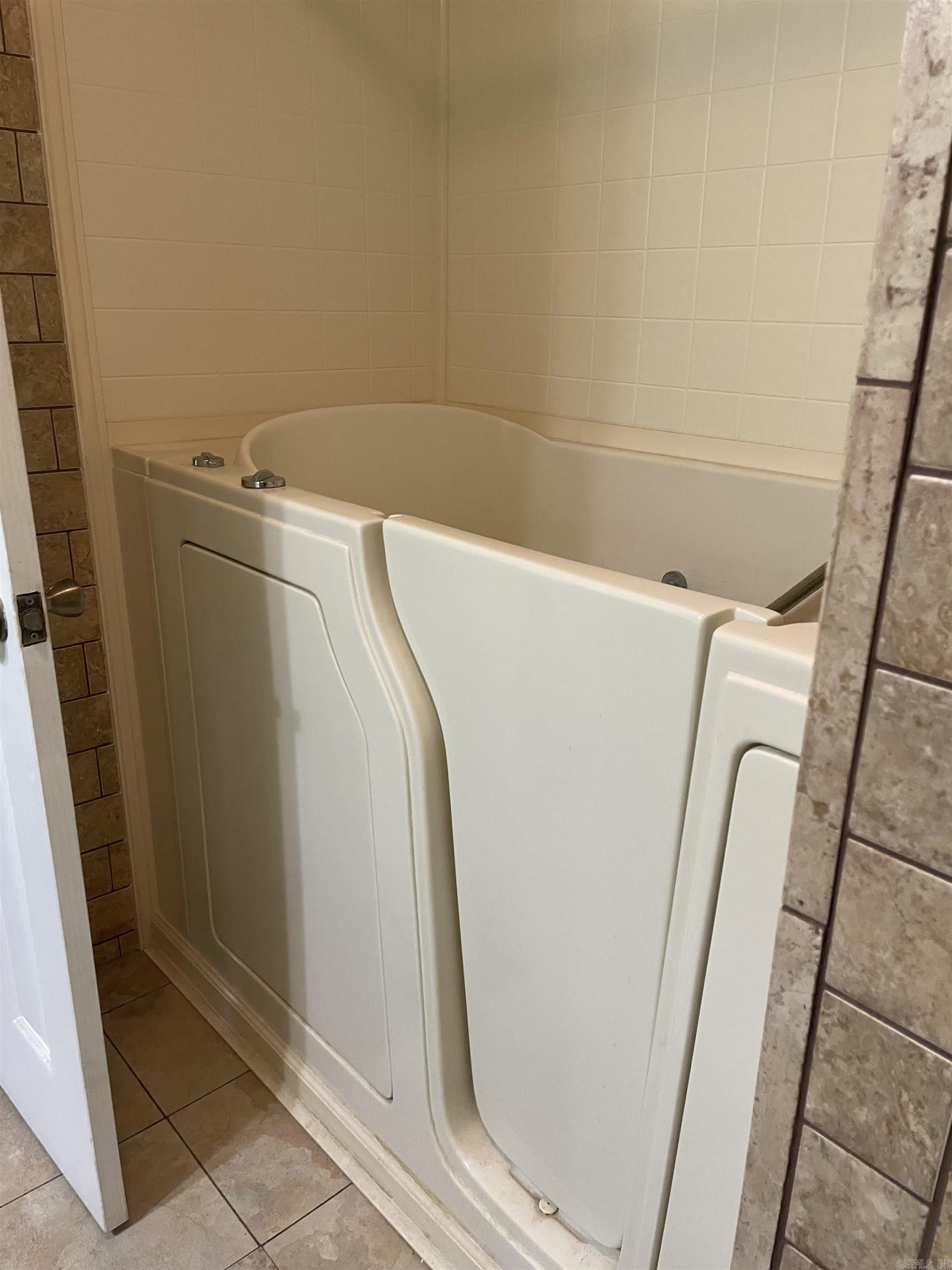 214 Chick Ln Property Photo 9
