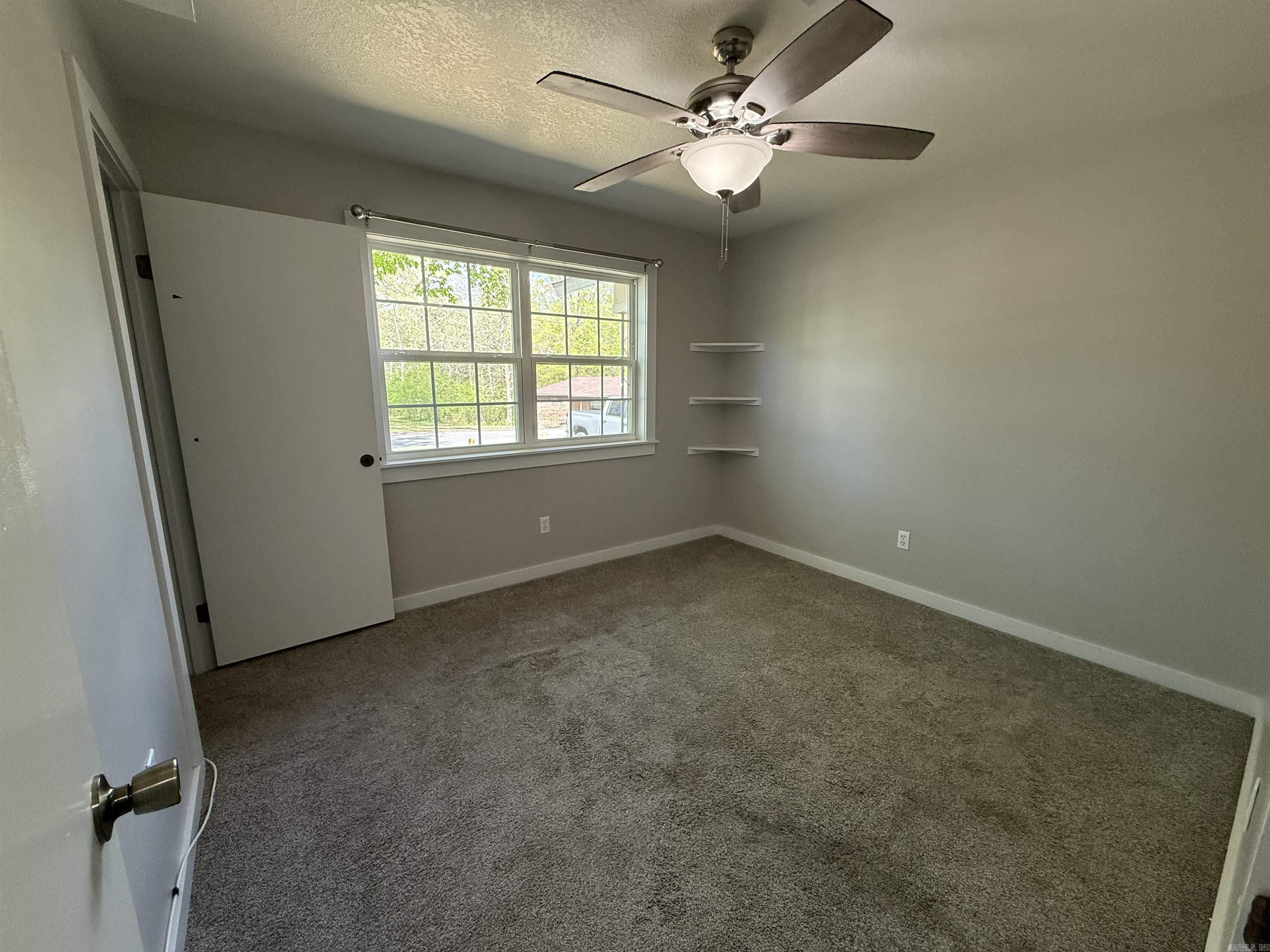1209 Meadowbrook Property Photo 8