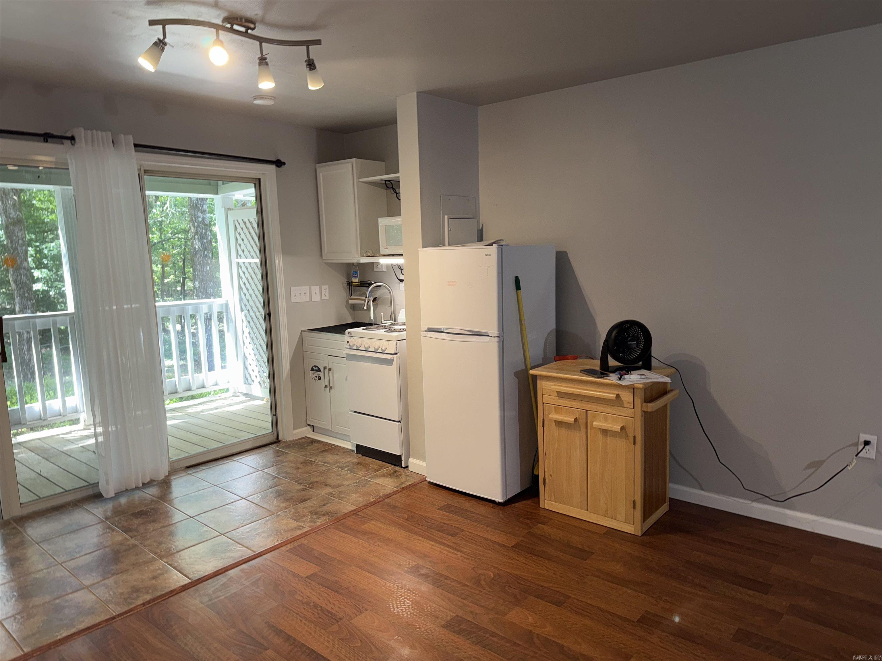 3002 Summerhill Place 3002-#2/b1 Property Photo 7