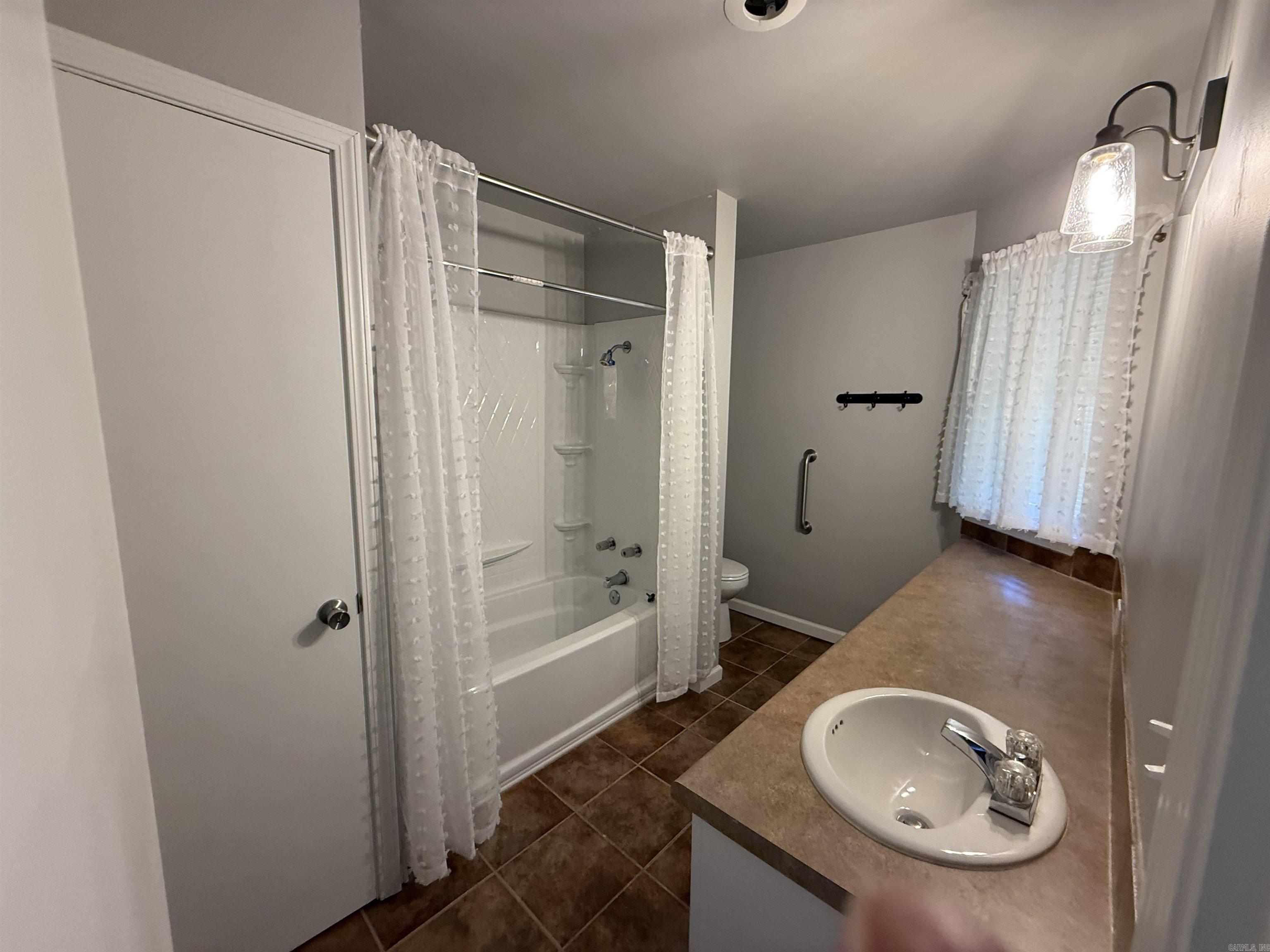 3002 Summerhill Place 3002-#2/b1 Property Photo 10