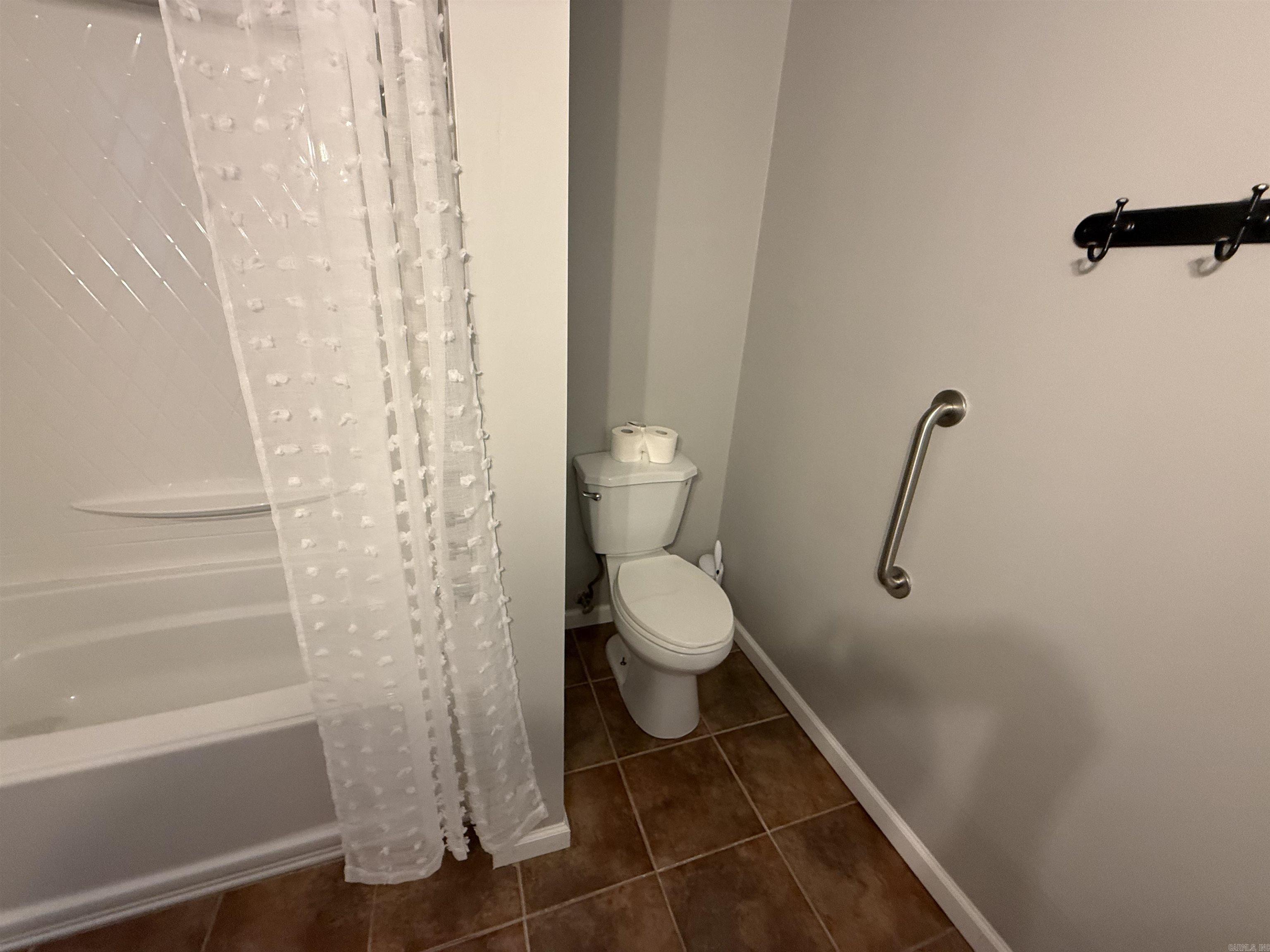 3002 Summerhill Place 3002-#2/b1 Property Photo 12
