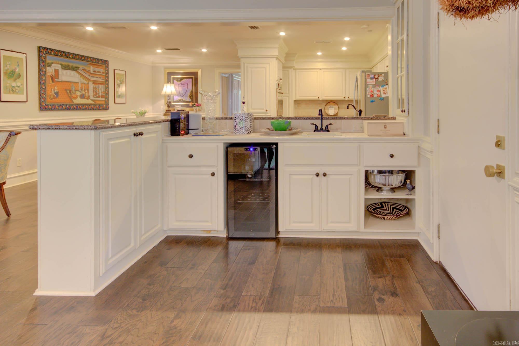 6 High Point Property Photo 9