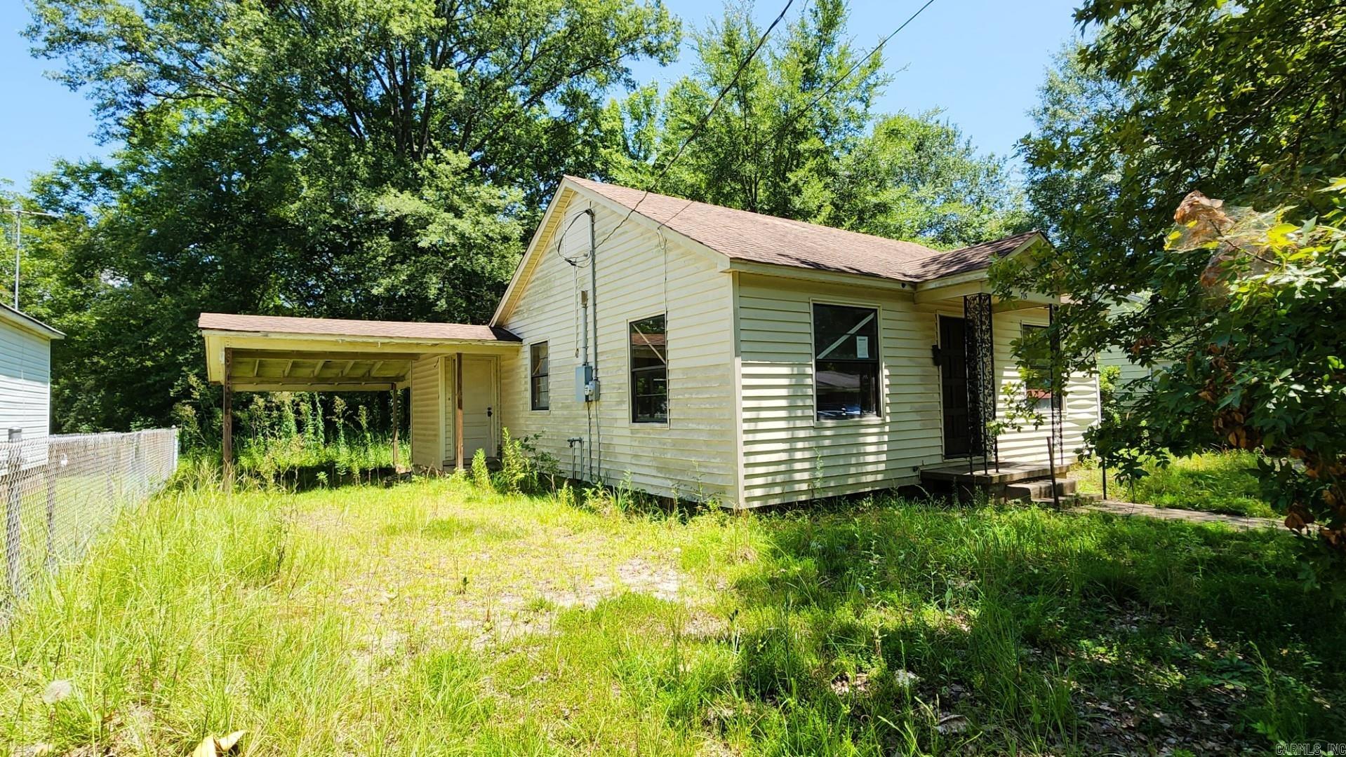 715 Division Street Property Photo 11