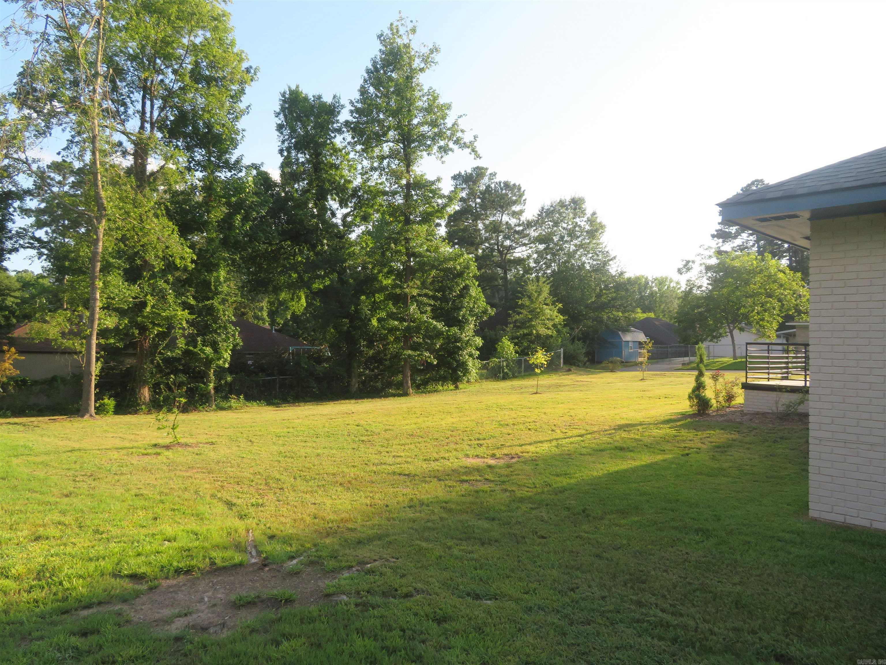 2507 Yorkshire Drive Property Photo 13