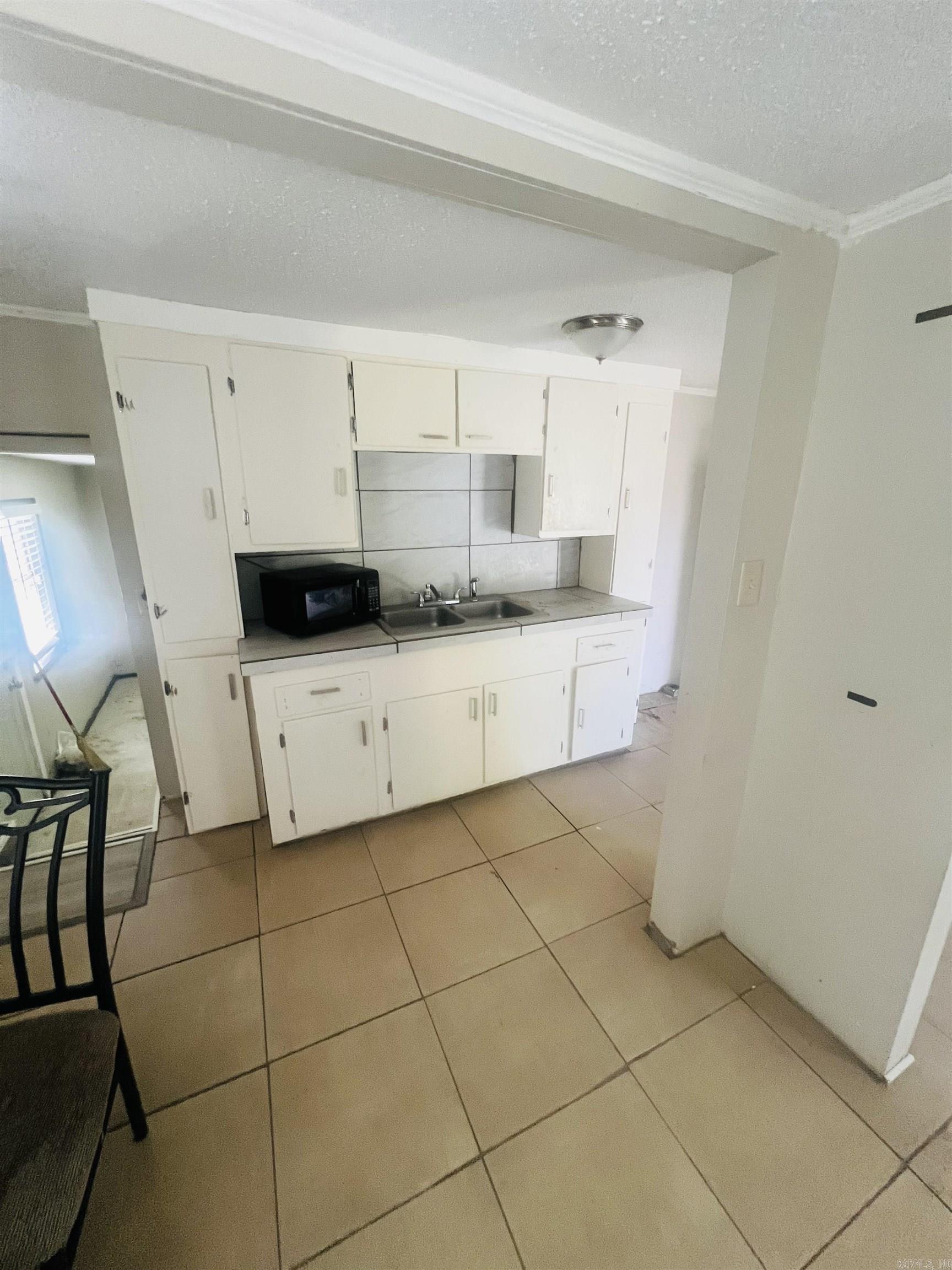 3215 Miramar Drive Property Photo 5