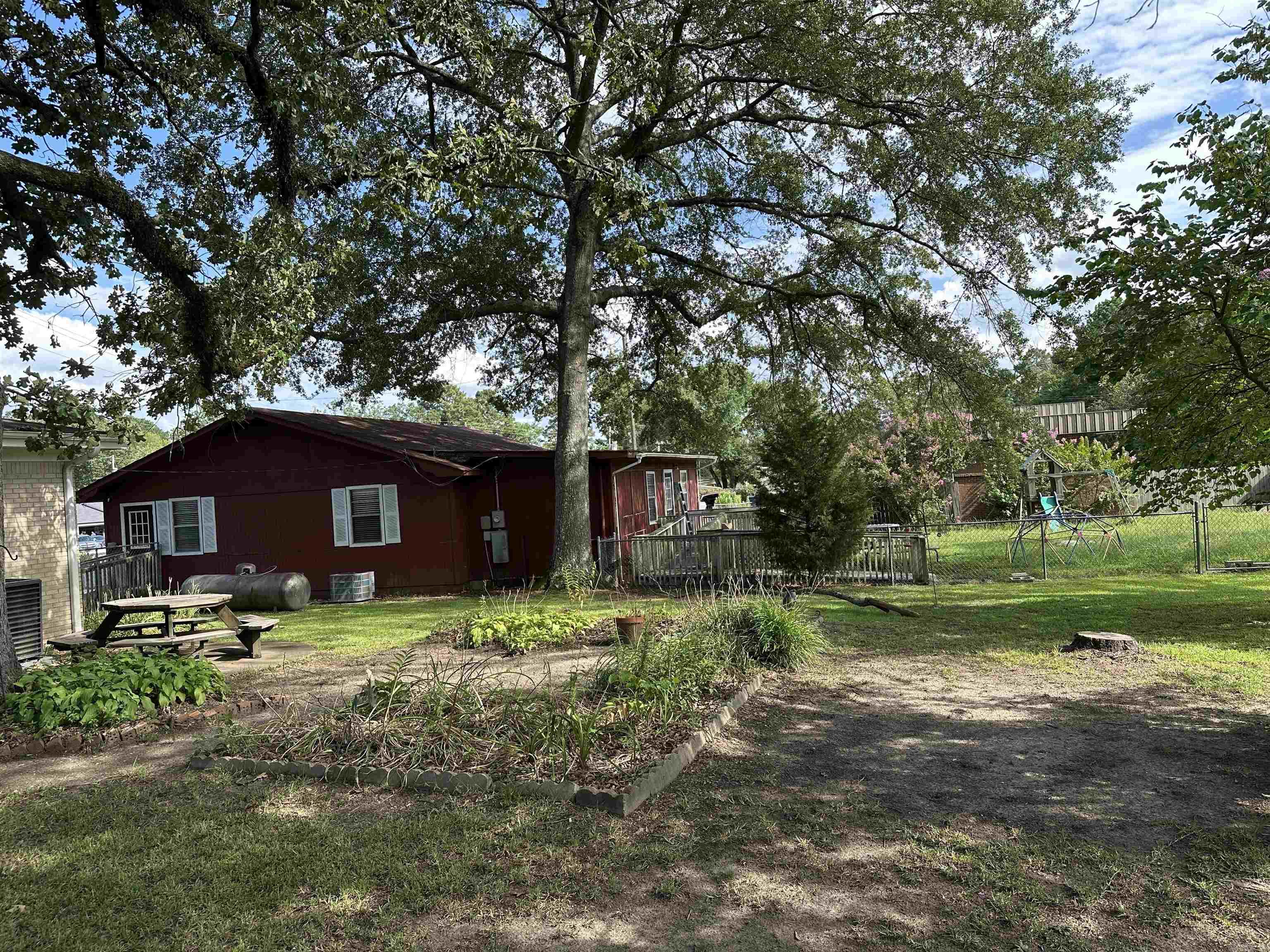 4437 Highway 7 Property Photo 9