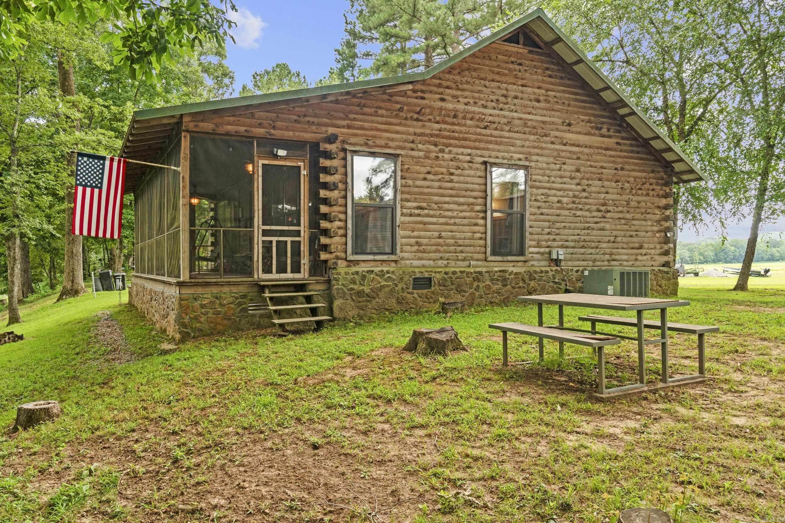 8 Iveon Clay Ln Property Photo 1