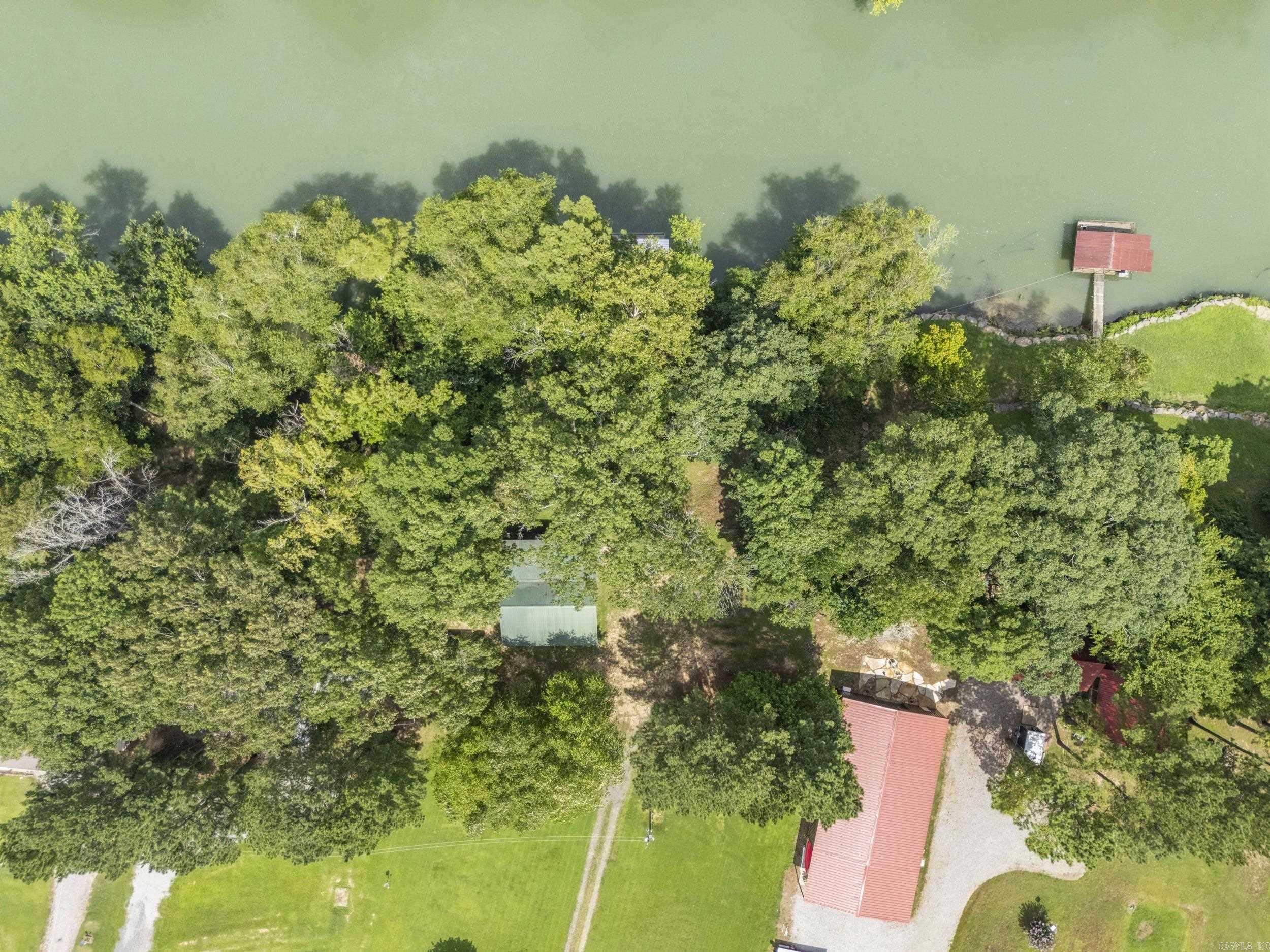 8 Iveon Clay Ln Property Photo 8