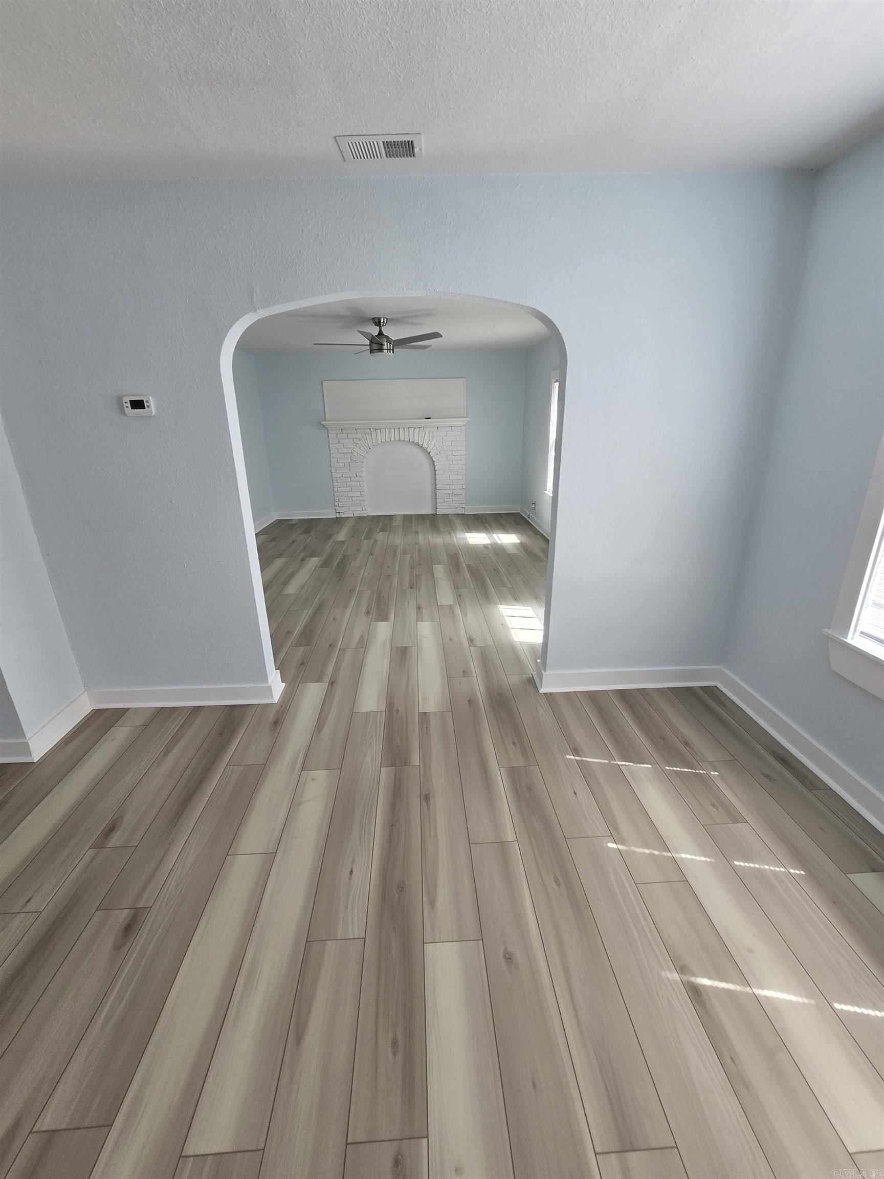 306 S 14th Property Photo 6