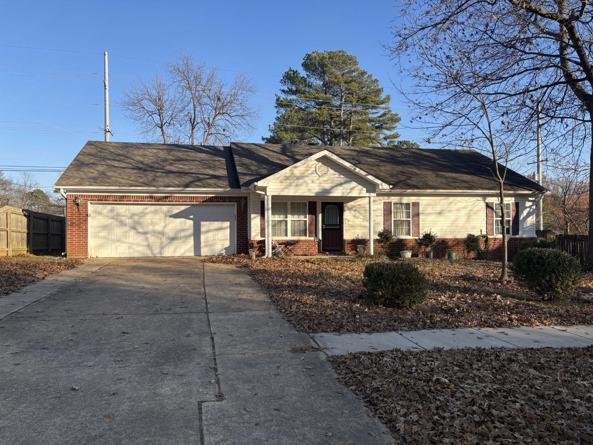 1614 Tanglewood Property Photo 1