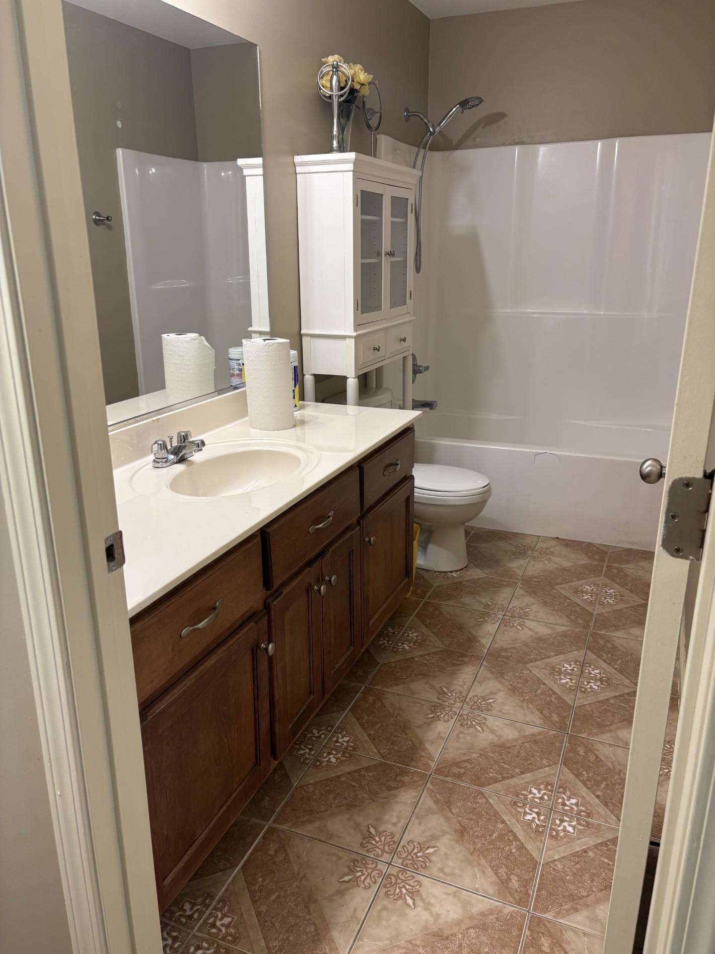 1614 Tanglewood Property Photo 3