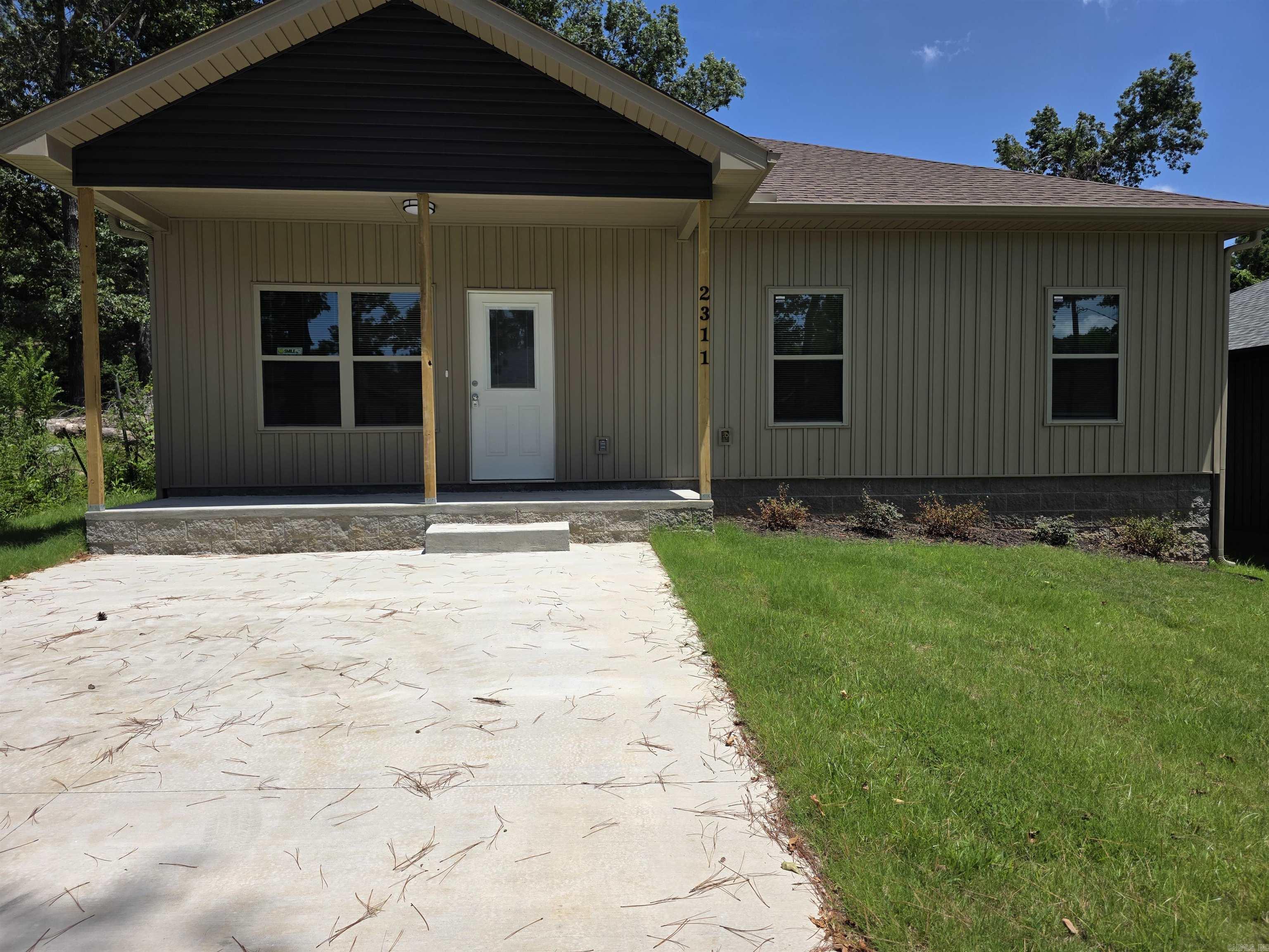 2311 Nichols Road Property Photo 1