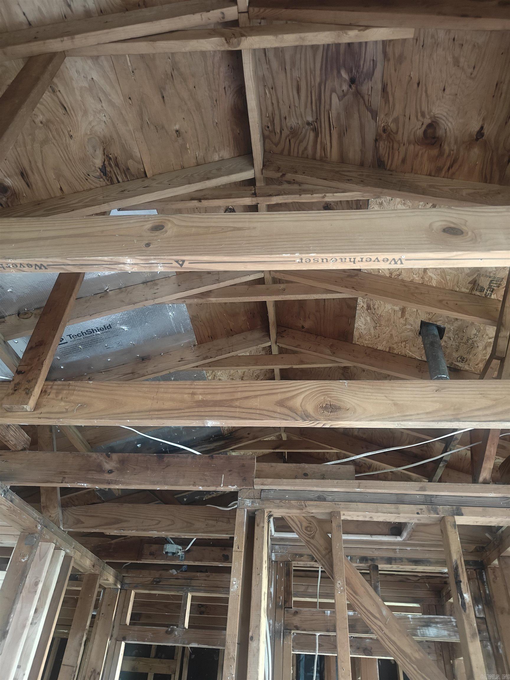915 N E Street Property Photo 4