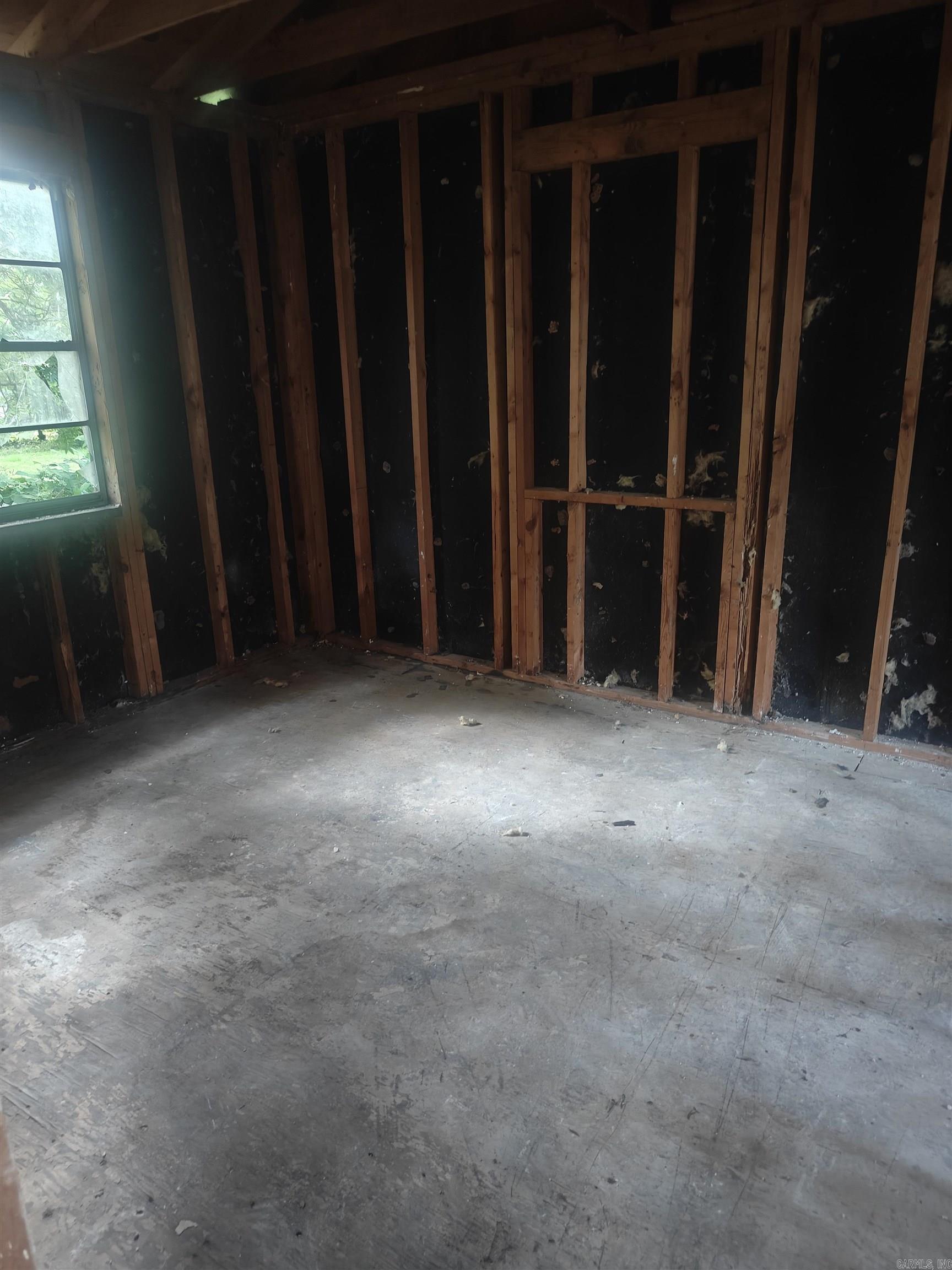 915 N E Street Property Photo 7