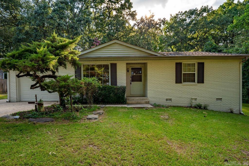 1908 W Lakeview