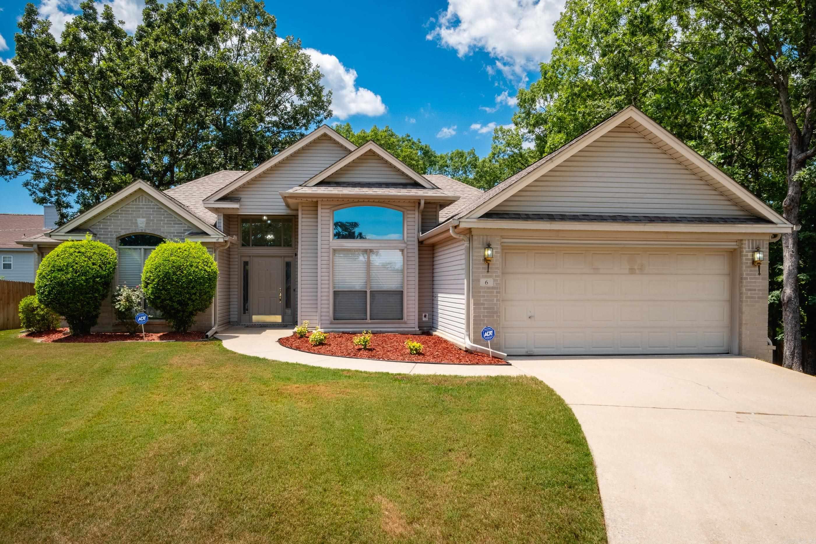 6 Cherryhill Cove Property Photo 1