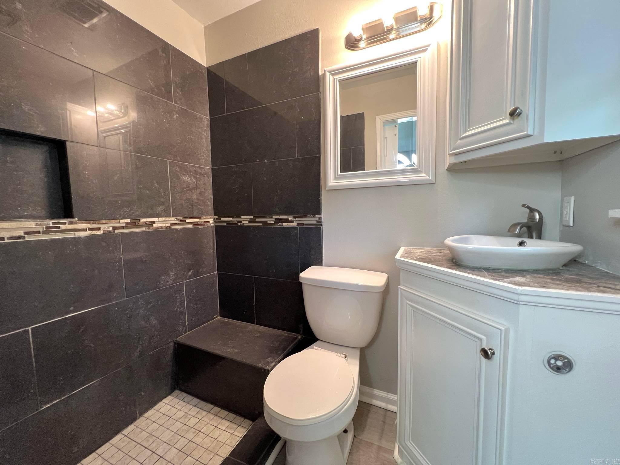 4017 Hillside Drive Property Photo 12