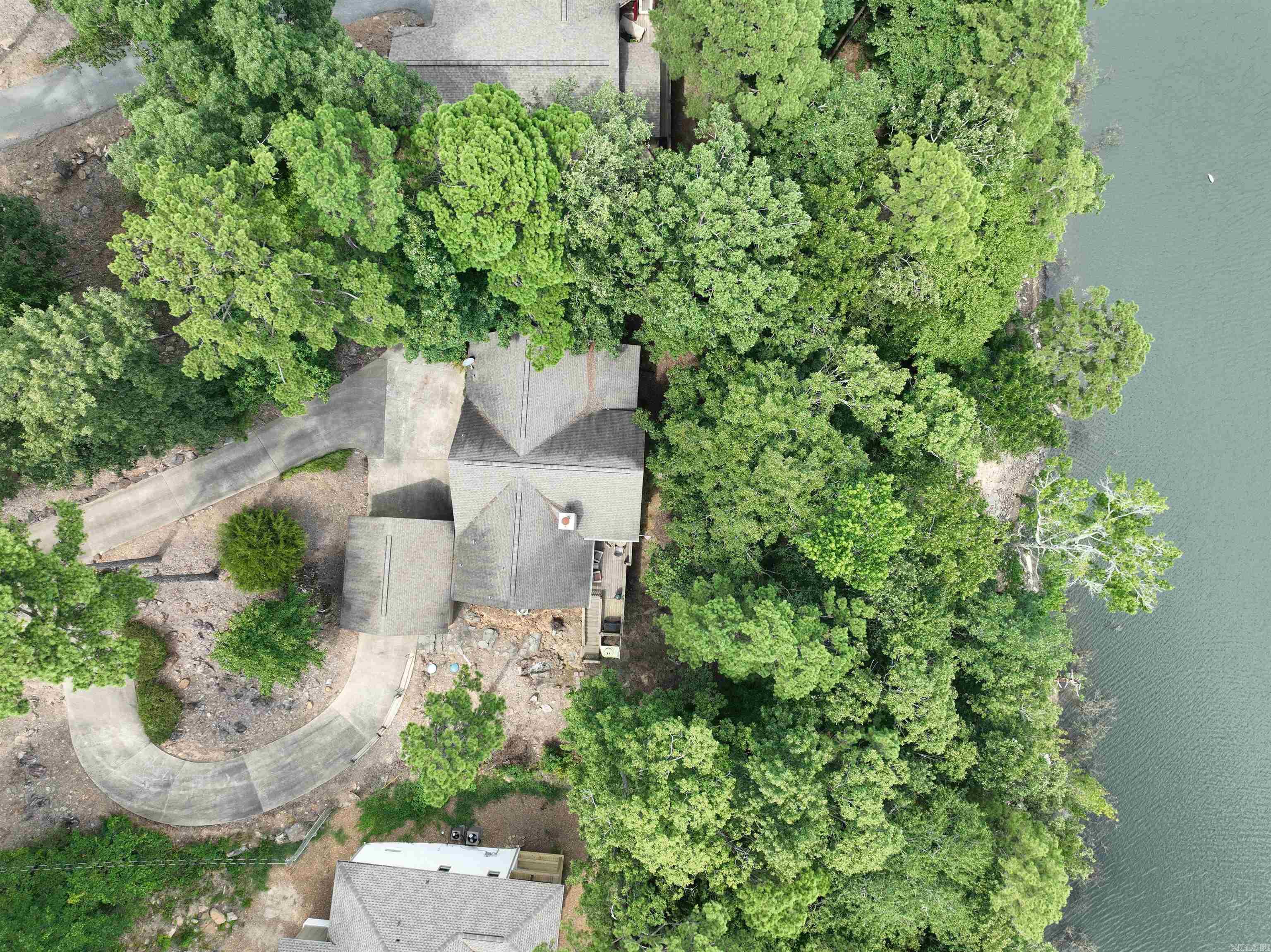 90 Stone Cr. Property Photo 2