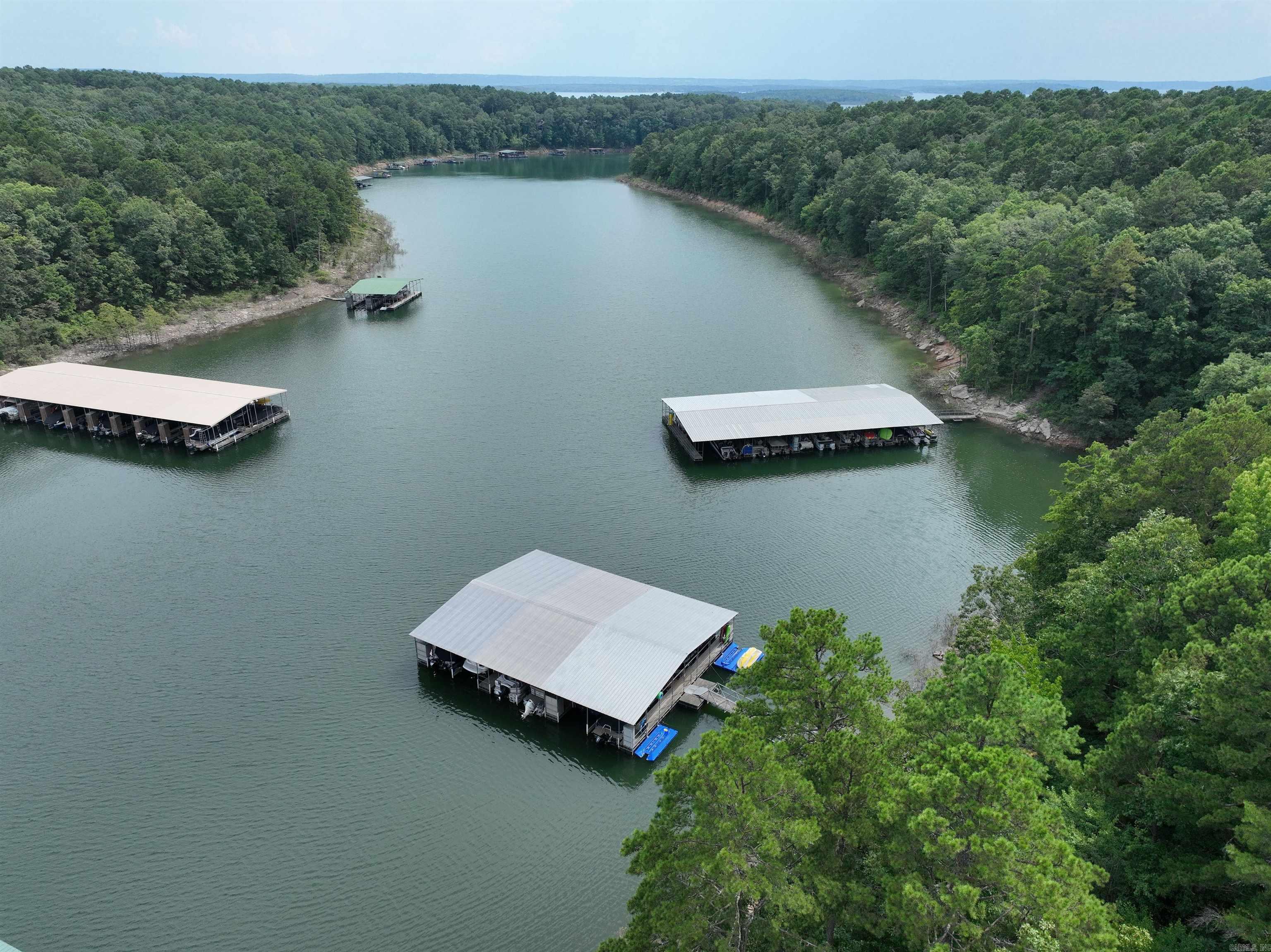 90 Stone Cr. Property Photo 3