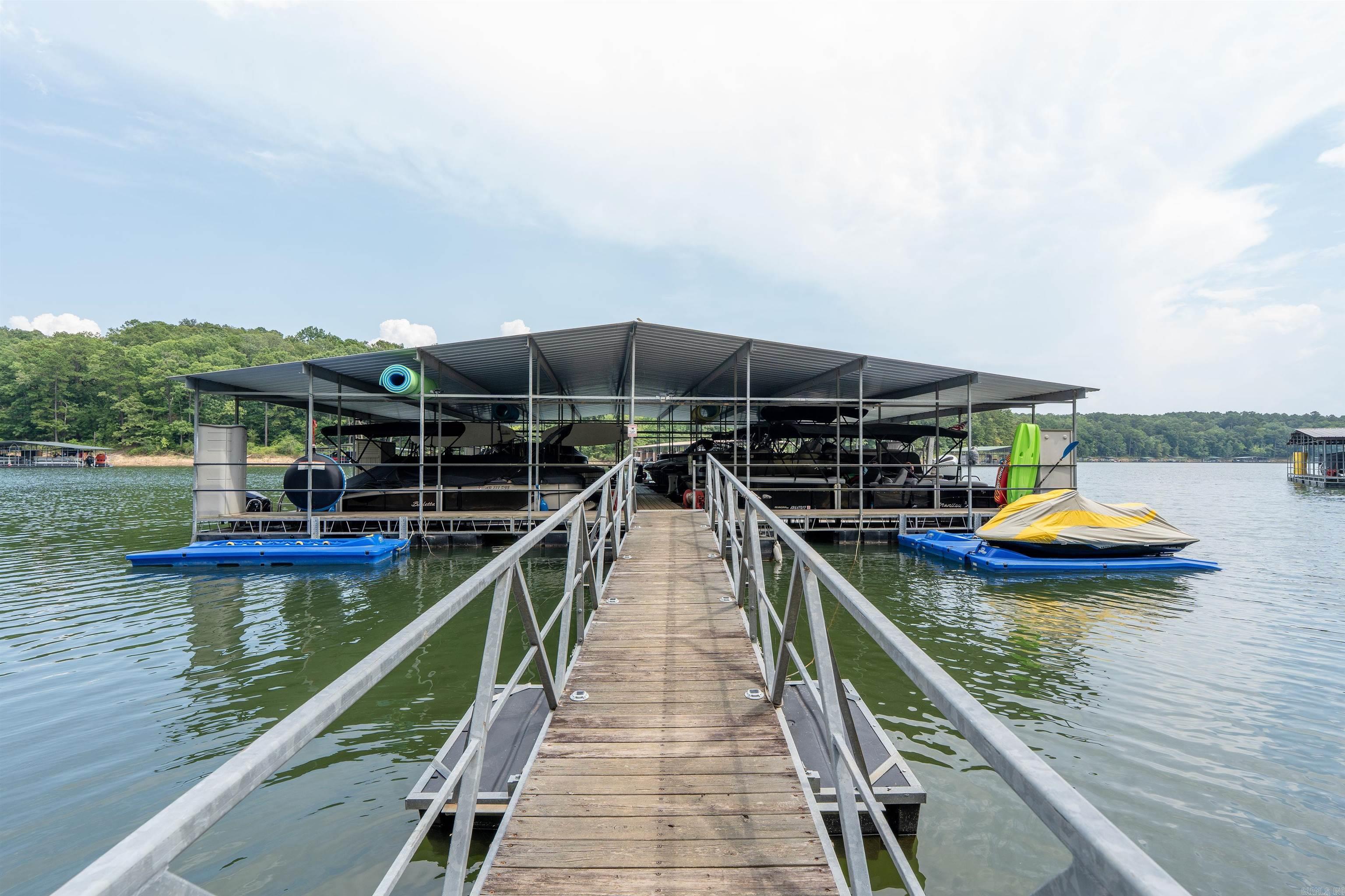 90 Stone Cr. Property Photo 4
