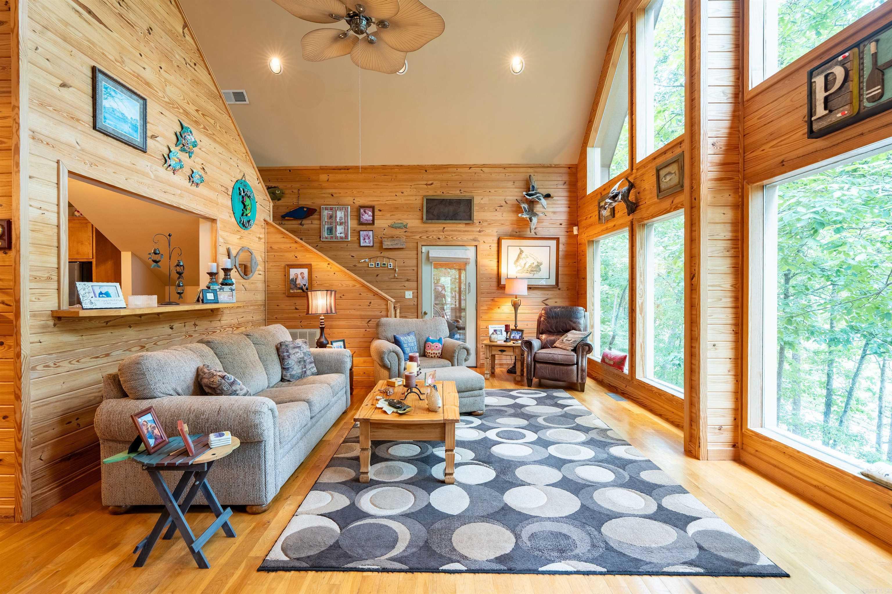 90 Stone Cr. Property Photo 5