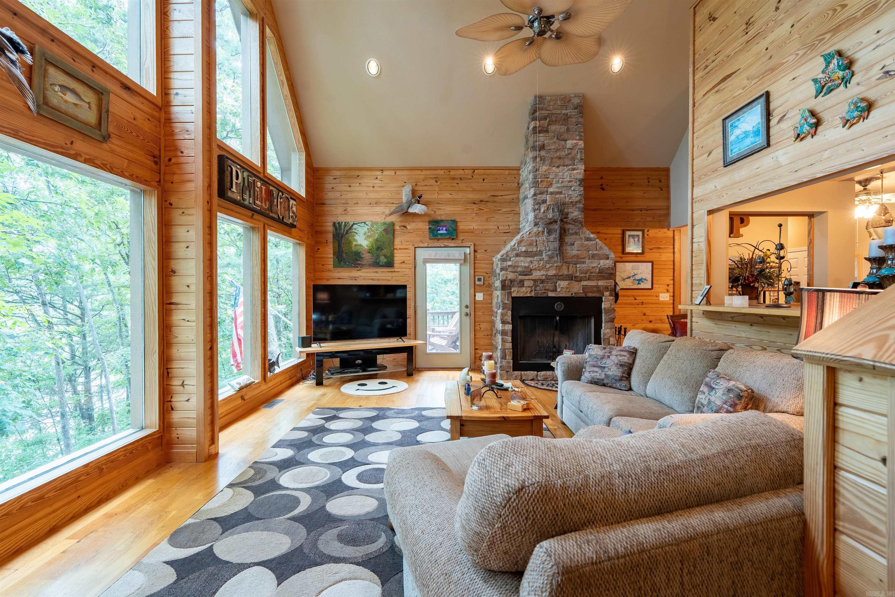 90 Stone Cr. Property Photo 7