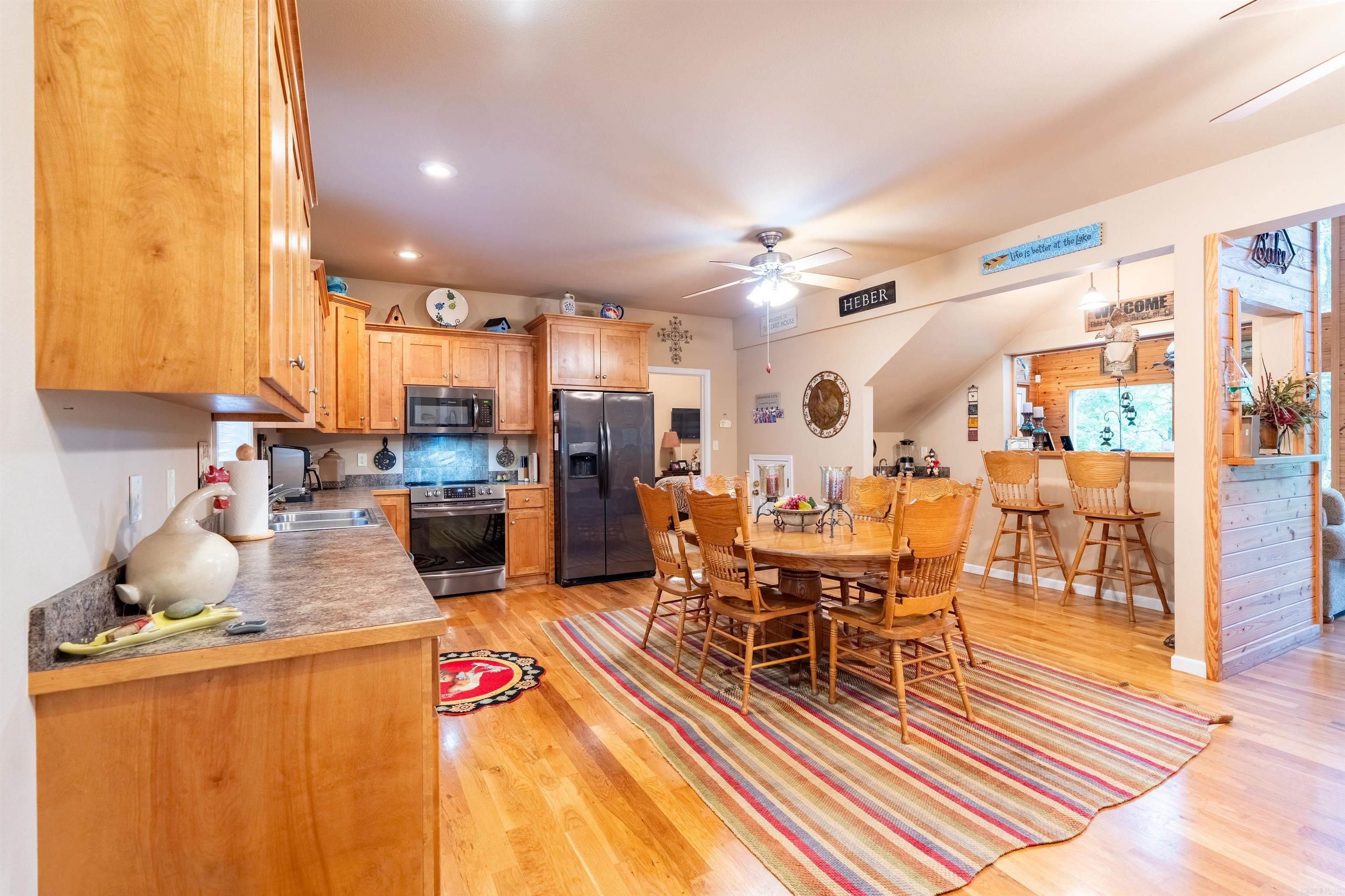 90 Stone Cr. Property Photo 11