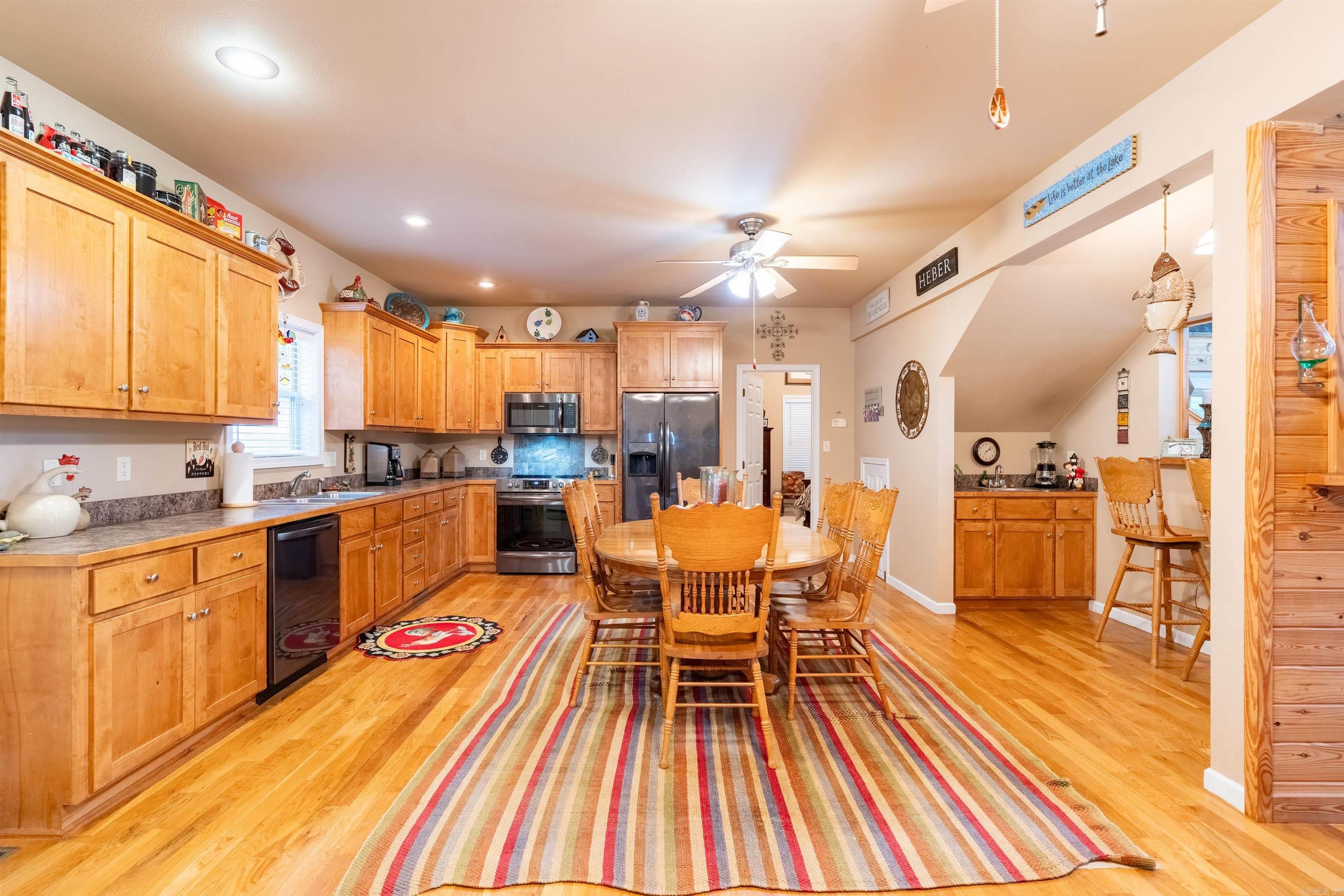 90 Stone Cr. Property Photo 12
