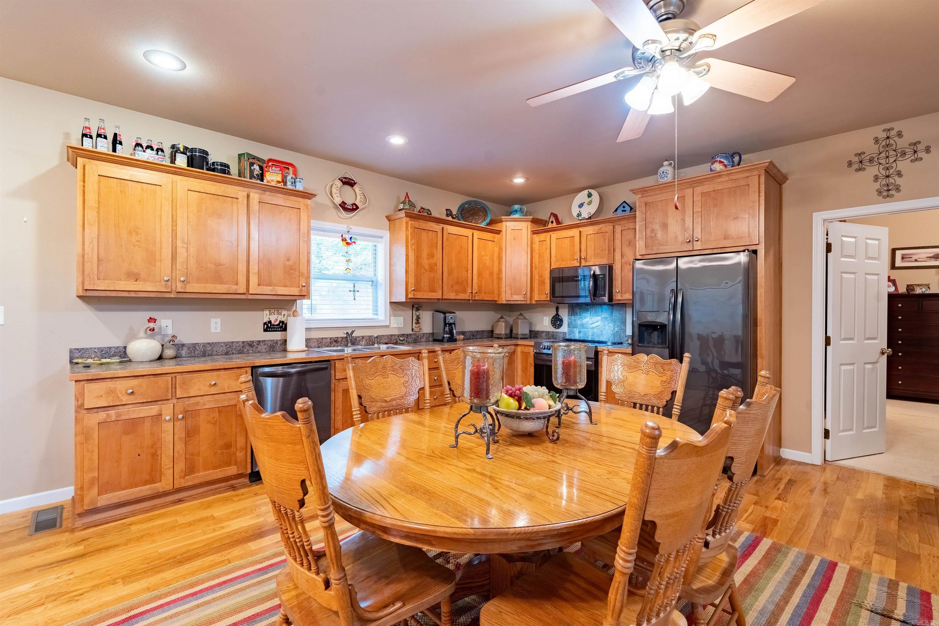90 Stone Cr. Property Photo 13