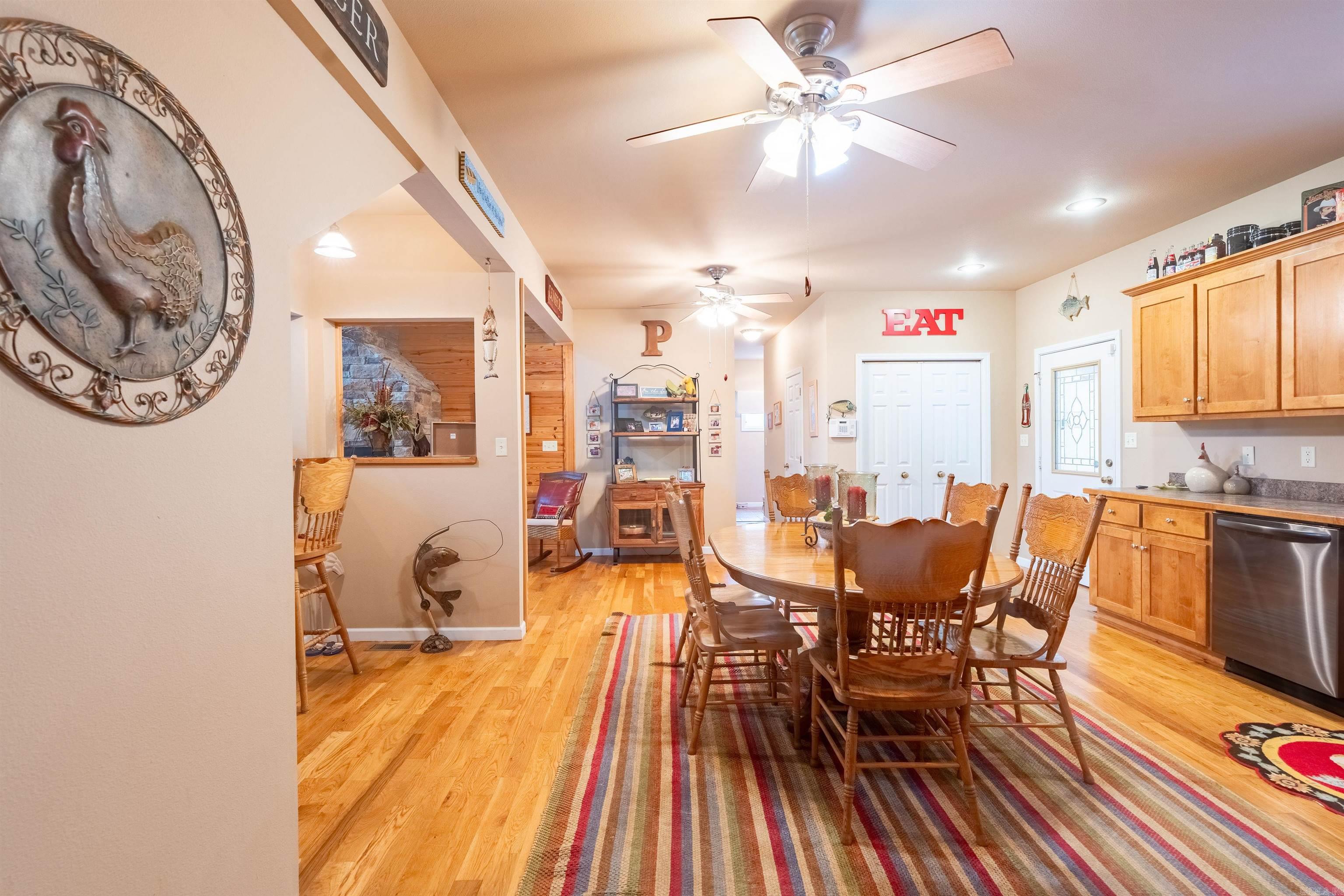 90 Stone Cr. Property Photo 14
