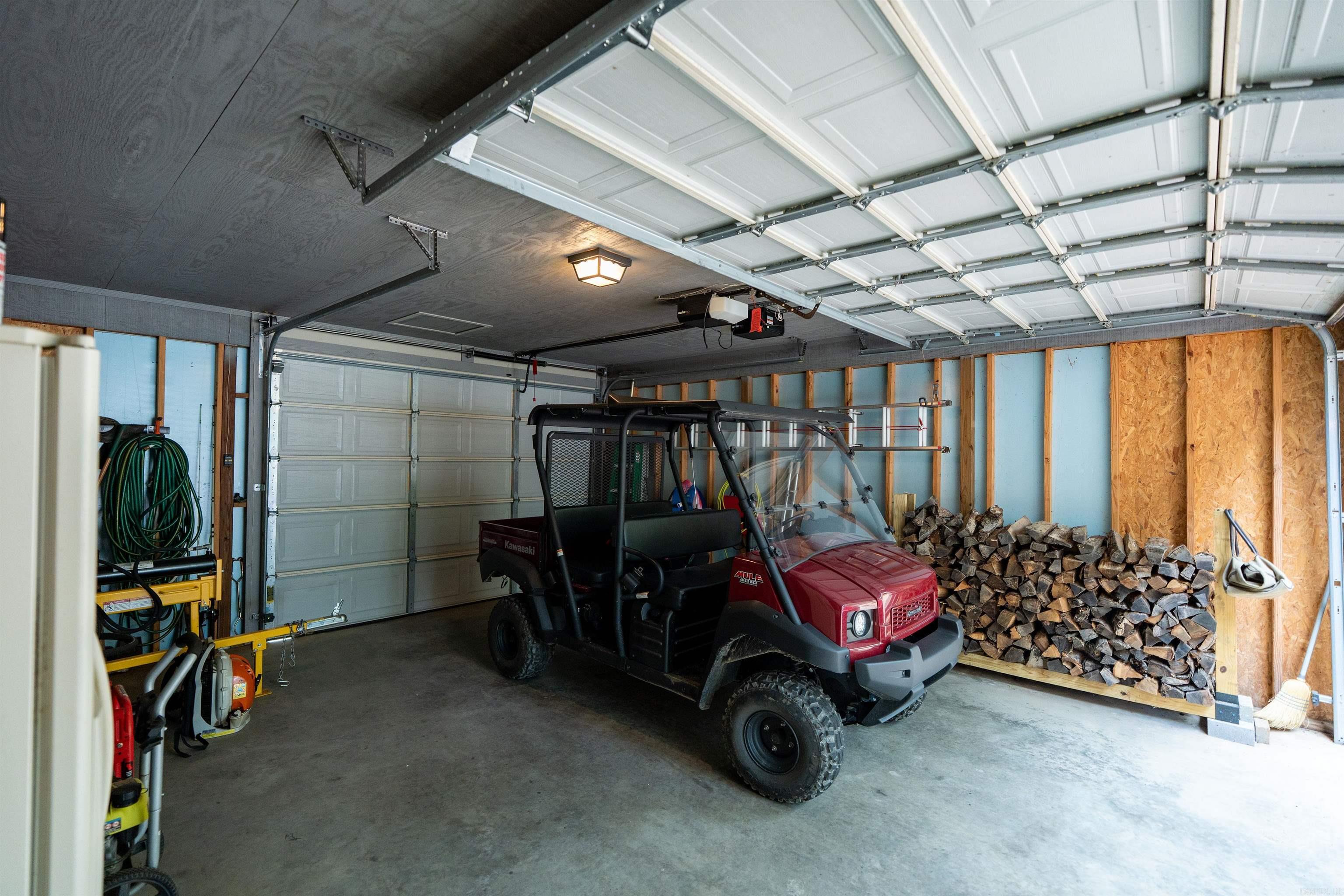 90 Stone Cr. Property Photo 41