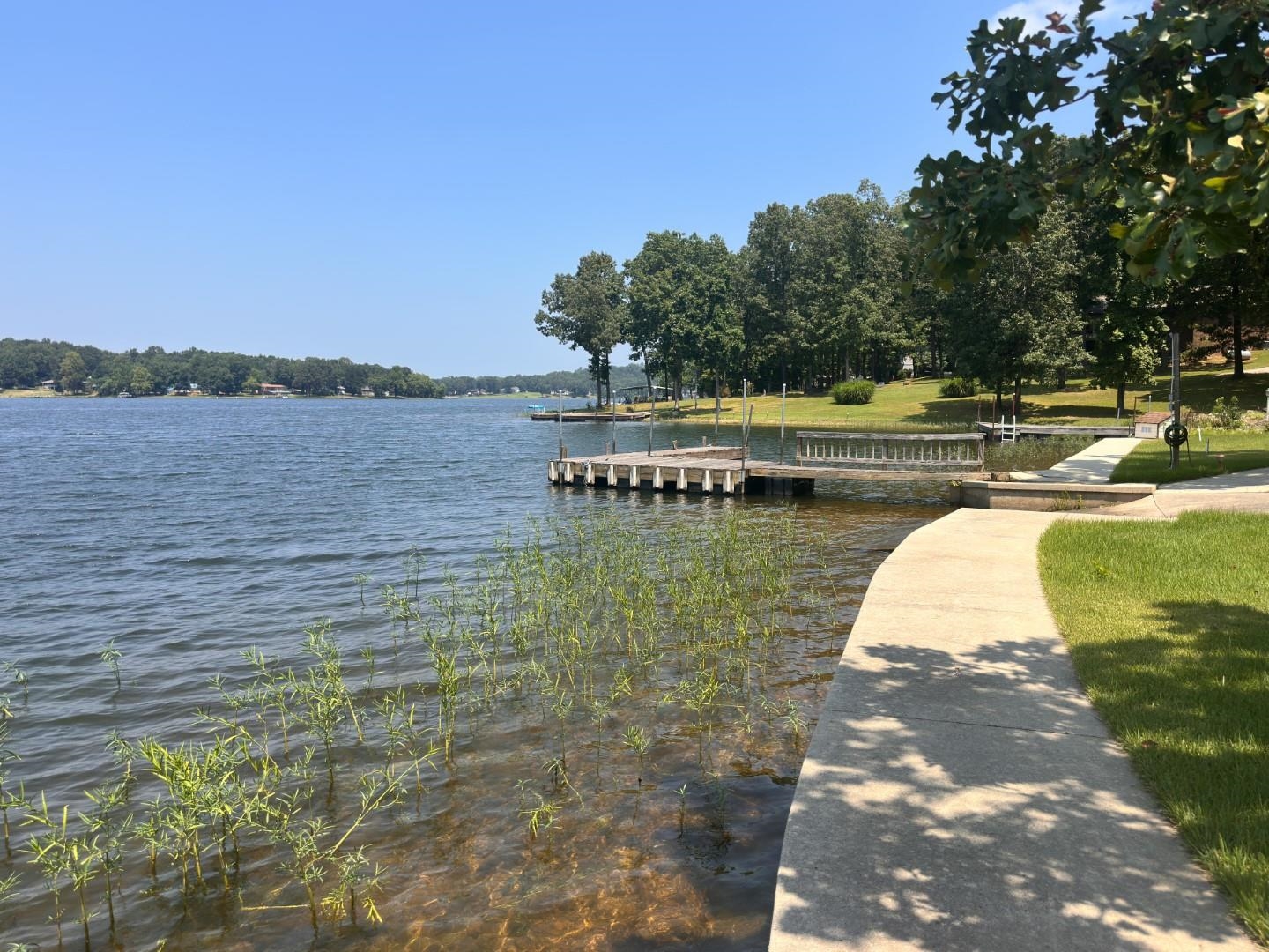 606 S Shore Drive Property Photo 2