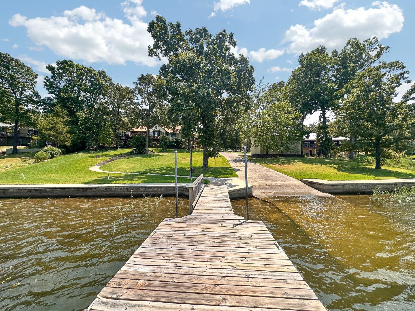 606 S Shore Drive Property Photo 12