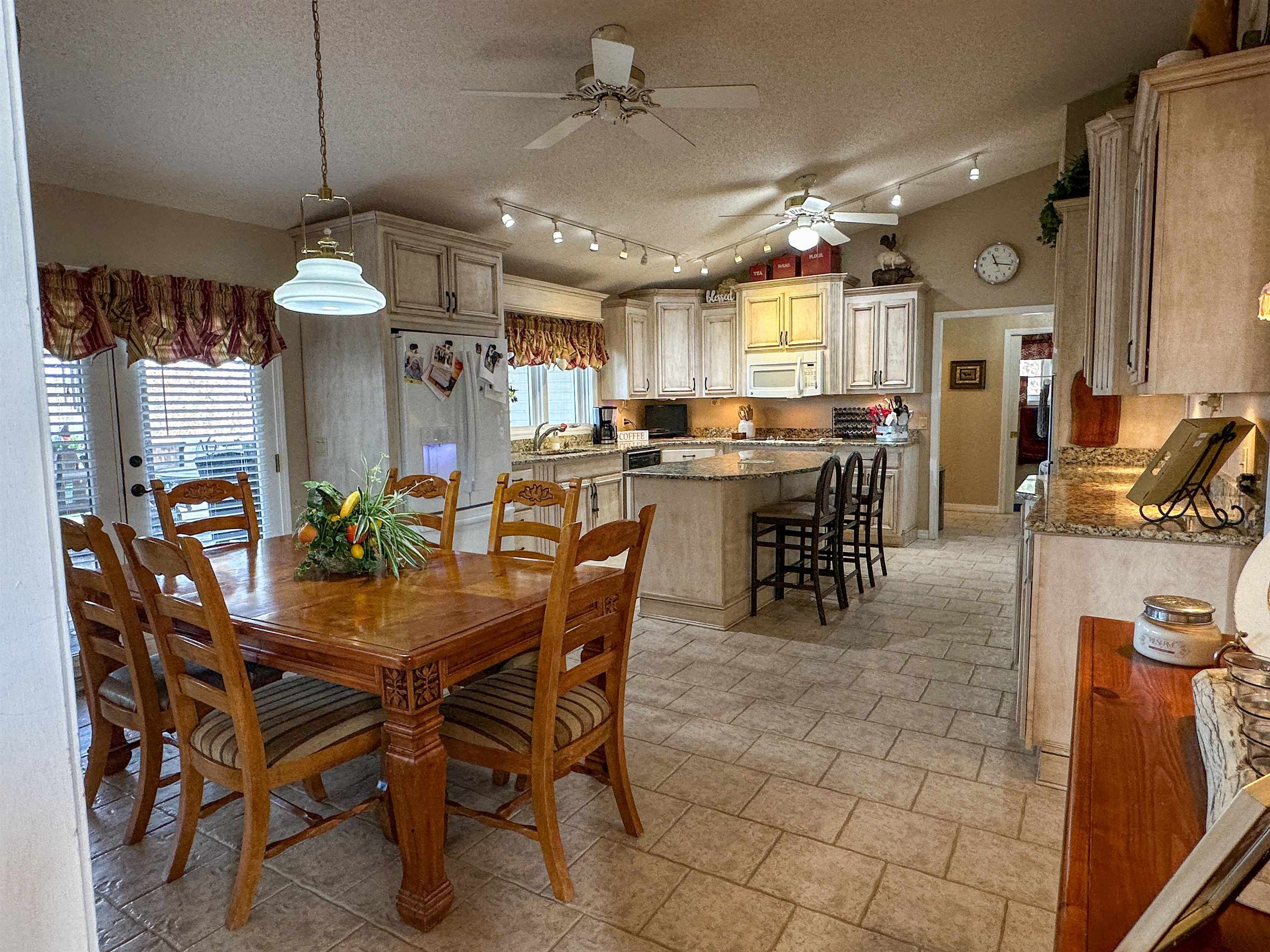 606 S Shore Drive Property Photo 20