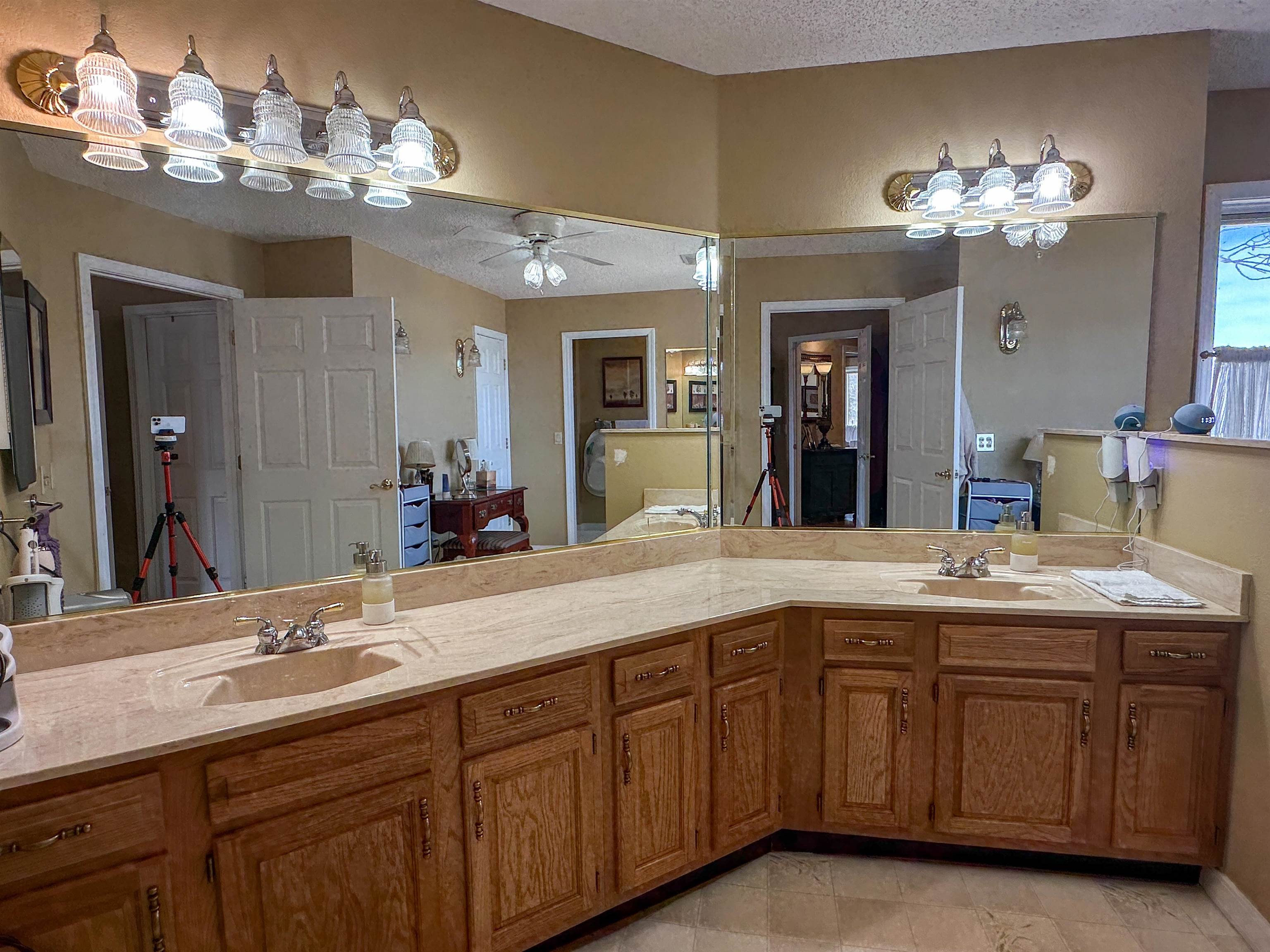 606 S Shore Drive Property Photo 27