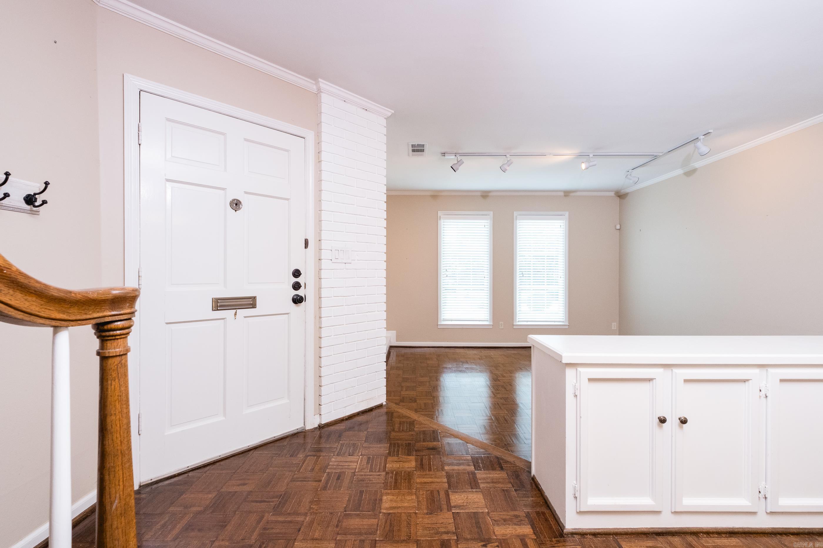 2801 Foxcroft #11 11 Property Photo 4