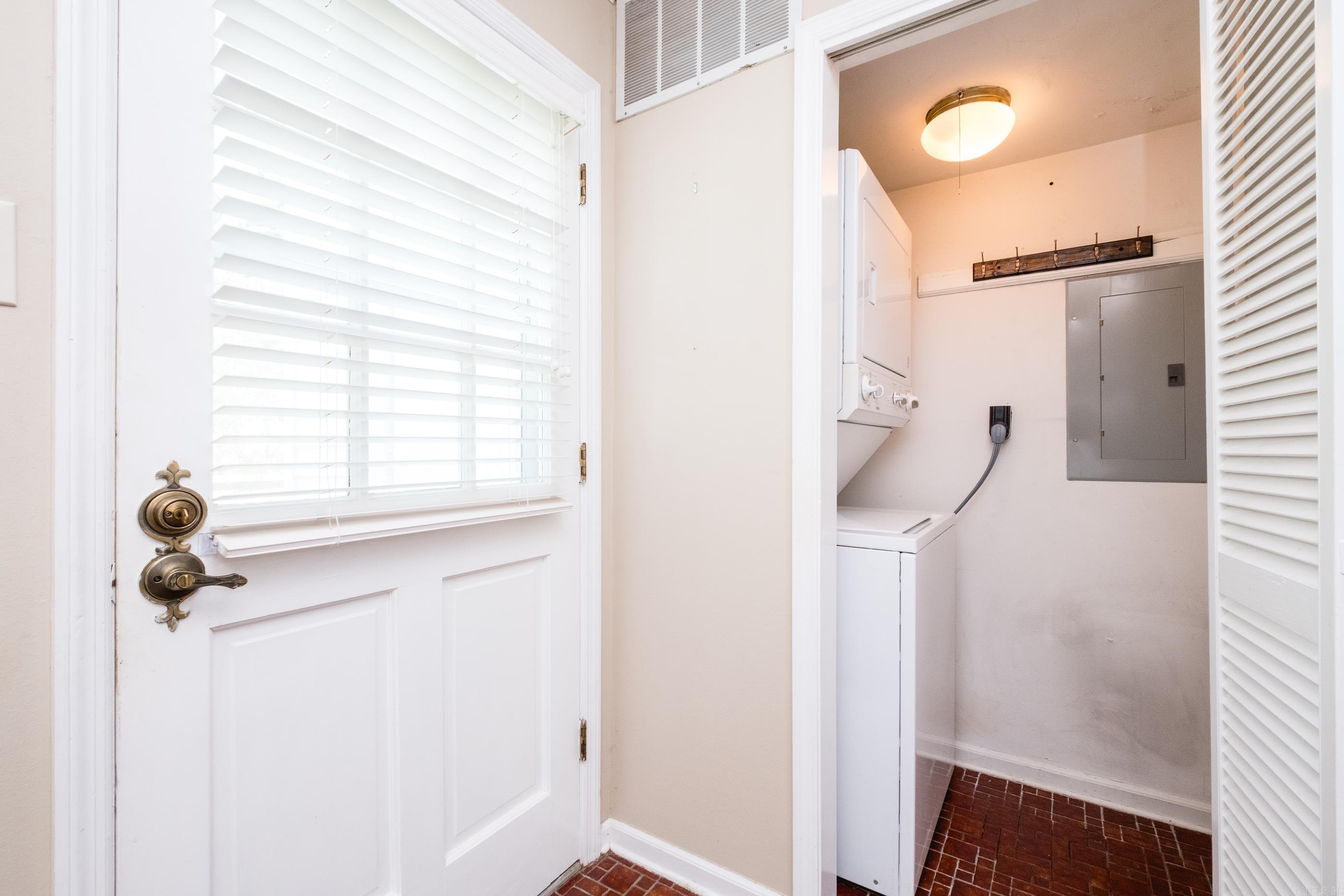 2801 Foxcroft #11 11 Property Photo 15
