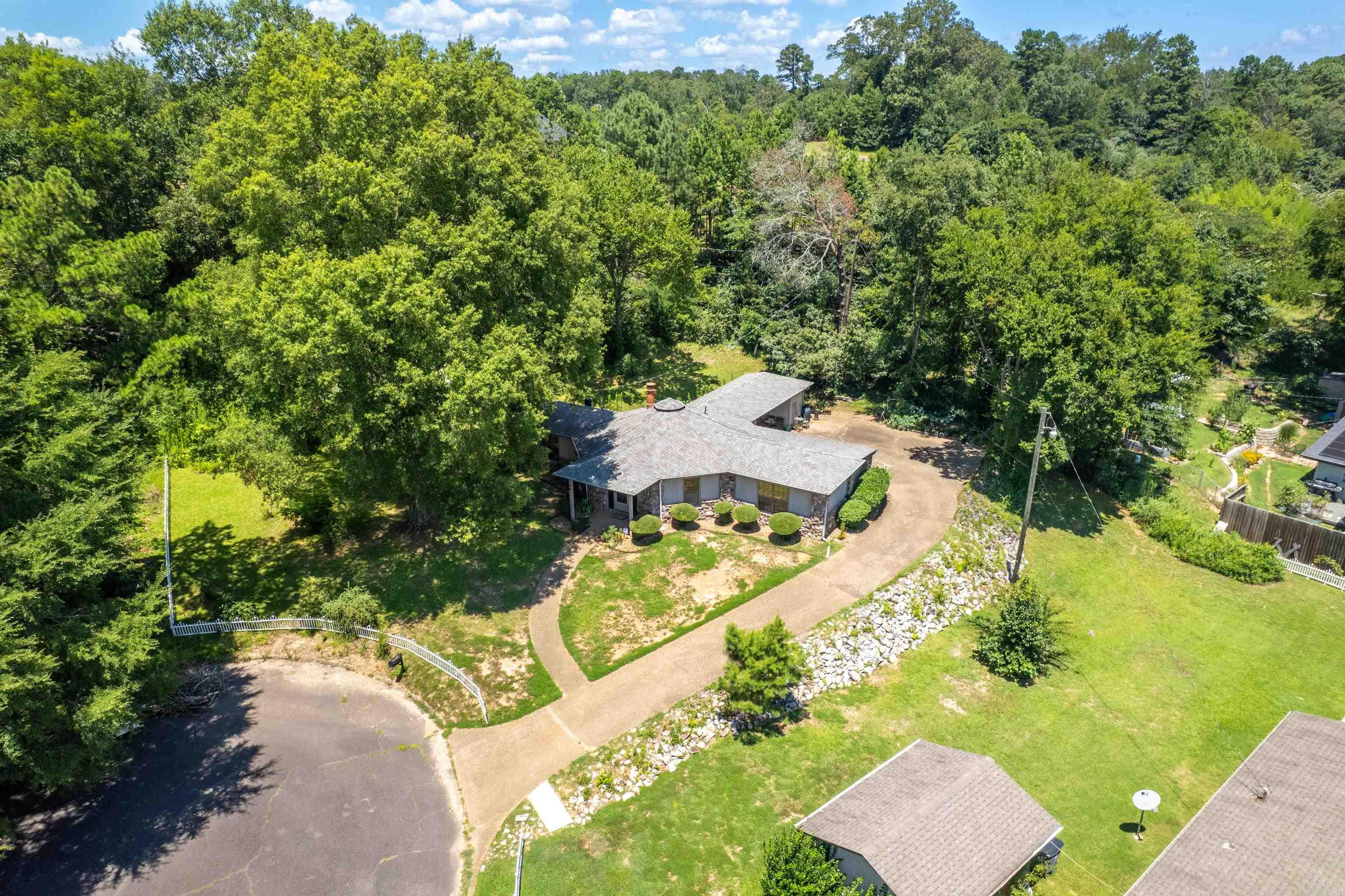 100 Osage Court Property Photo 1