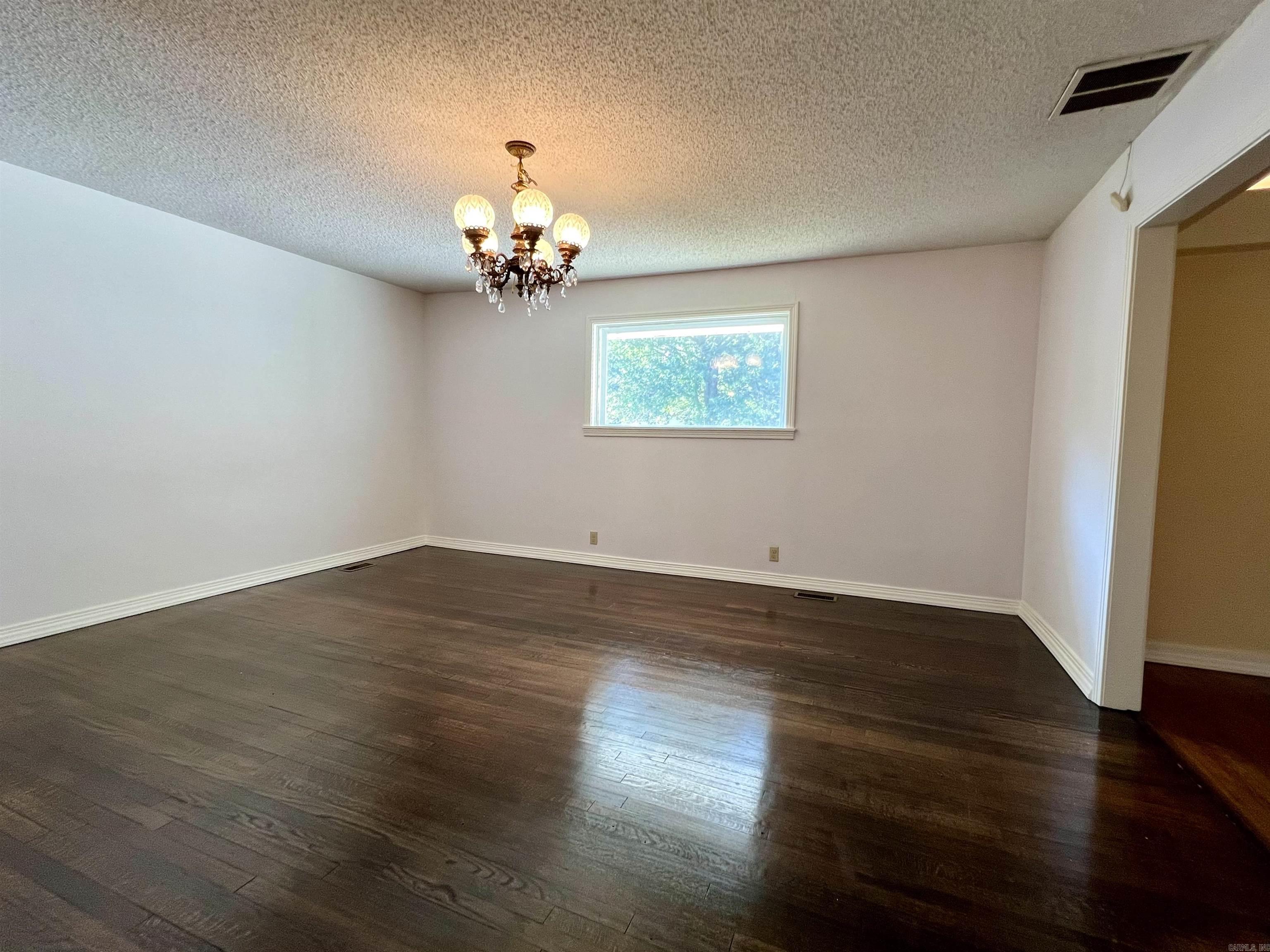 115 N Crest Property Photo 12
