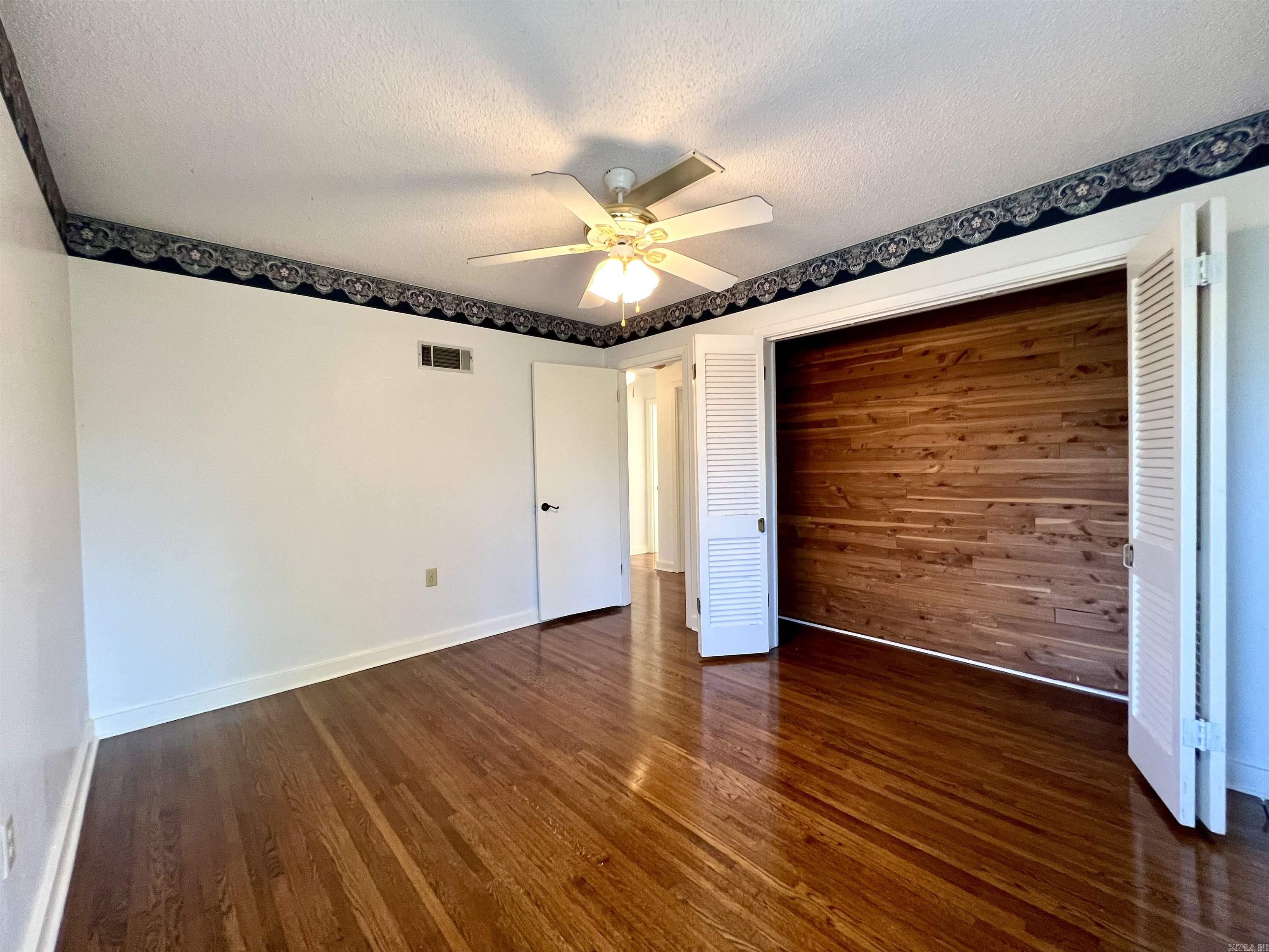 115 N Crest Property Photo 18