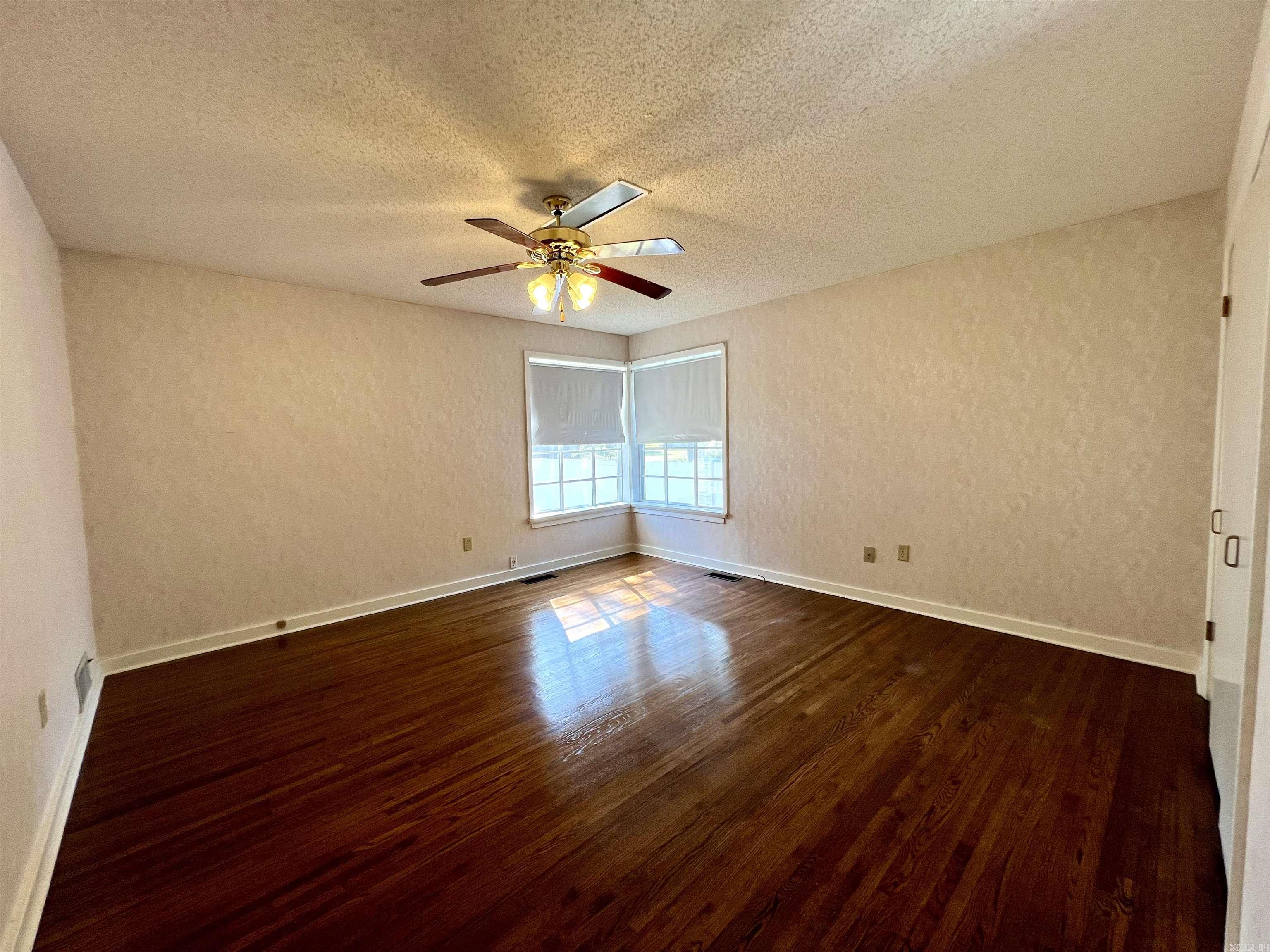 115 N Crest Property Photo 19