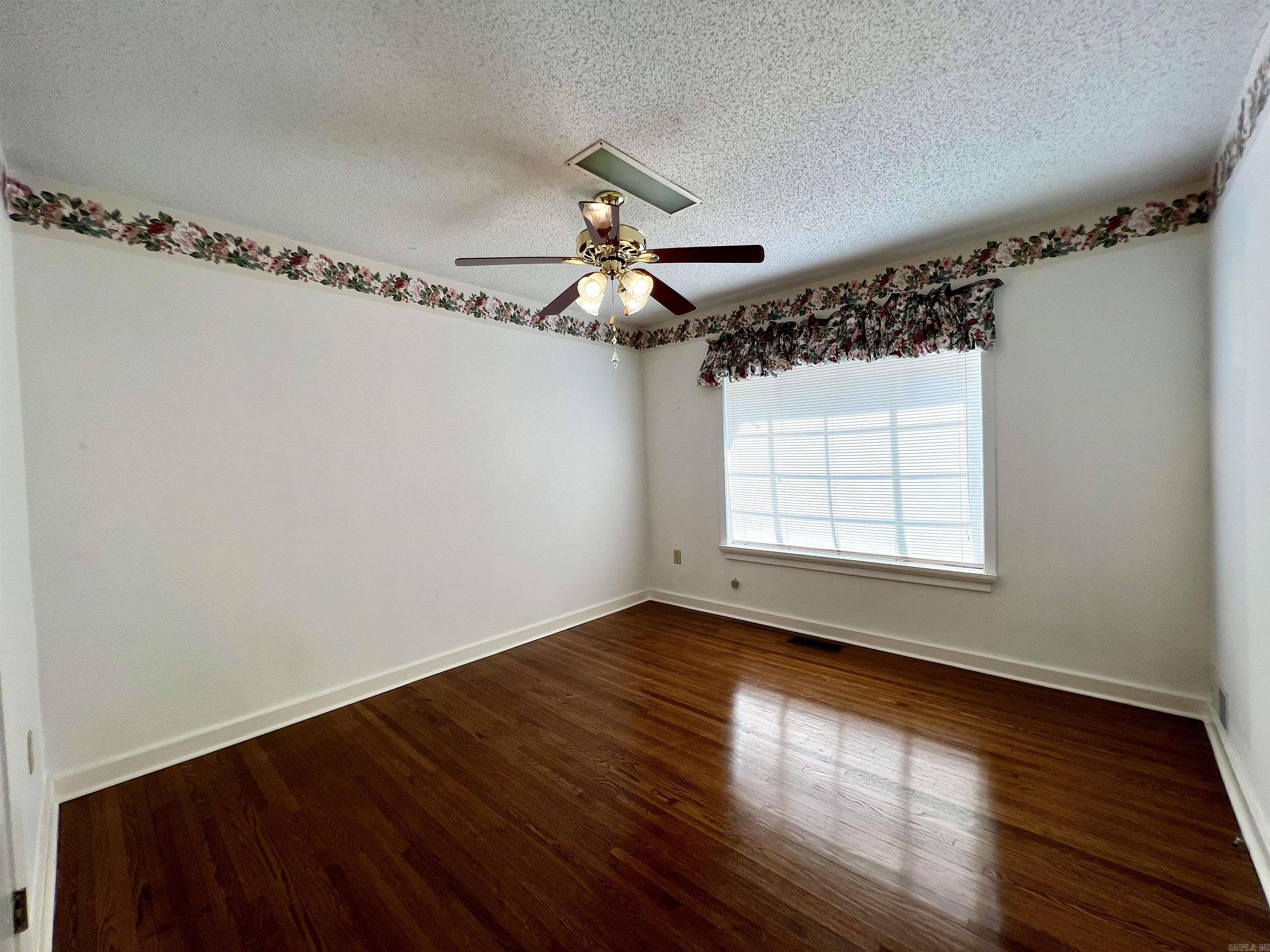 115 N Crest Property Photo 21