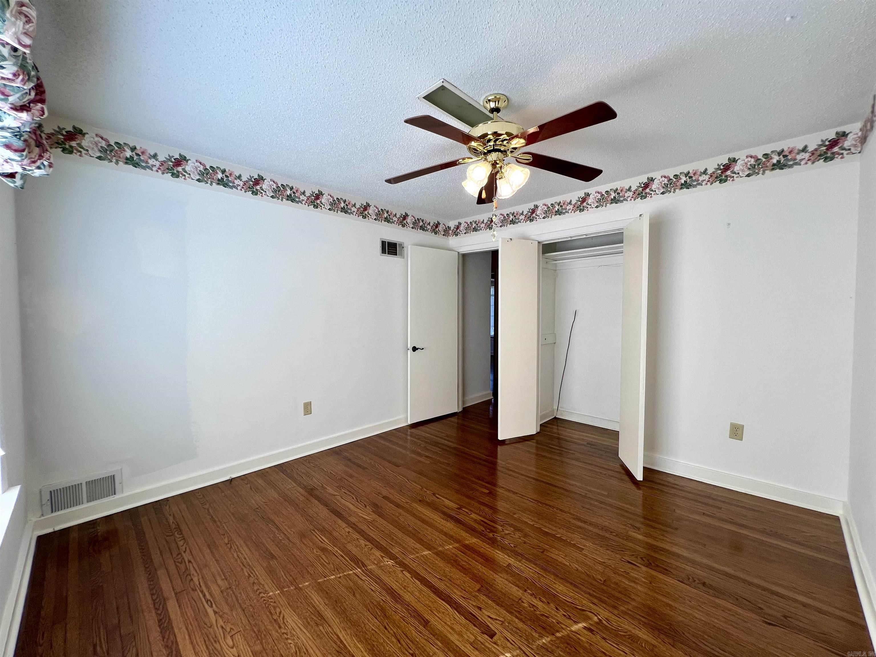 115 N Crest Property Photo 22