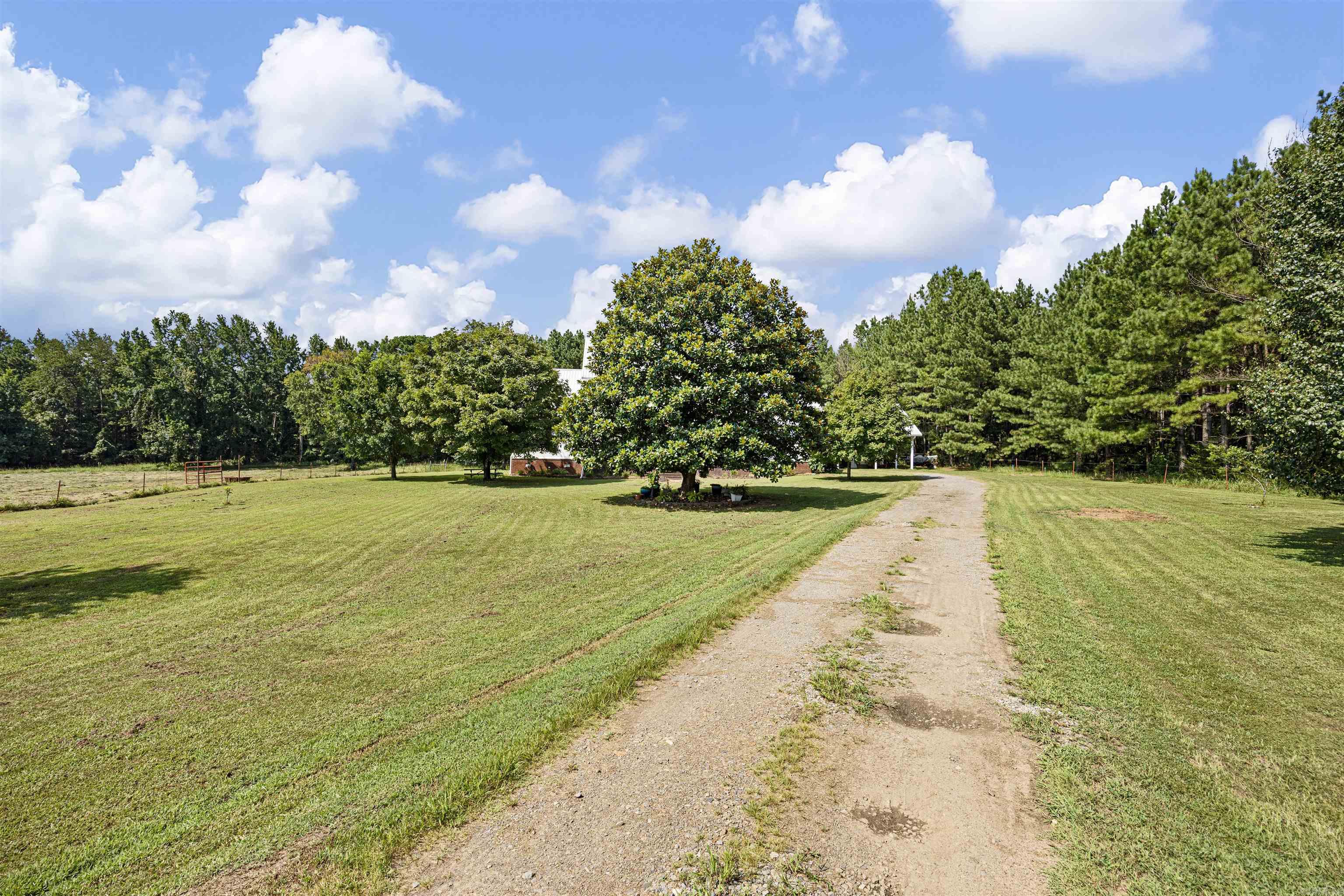 2000 County Road 4200 Property Photo 41
