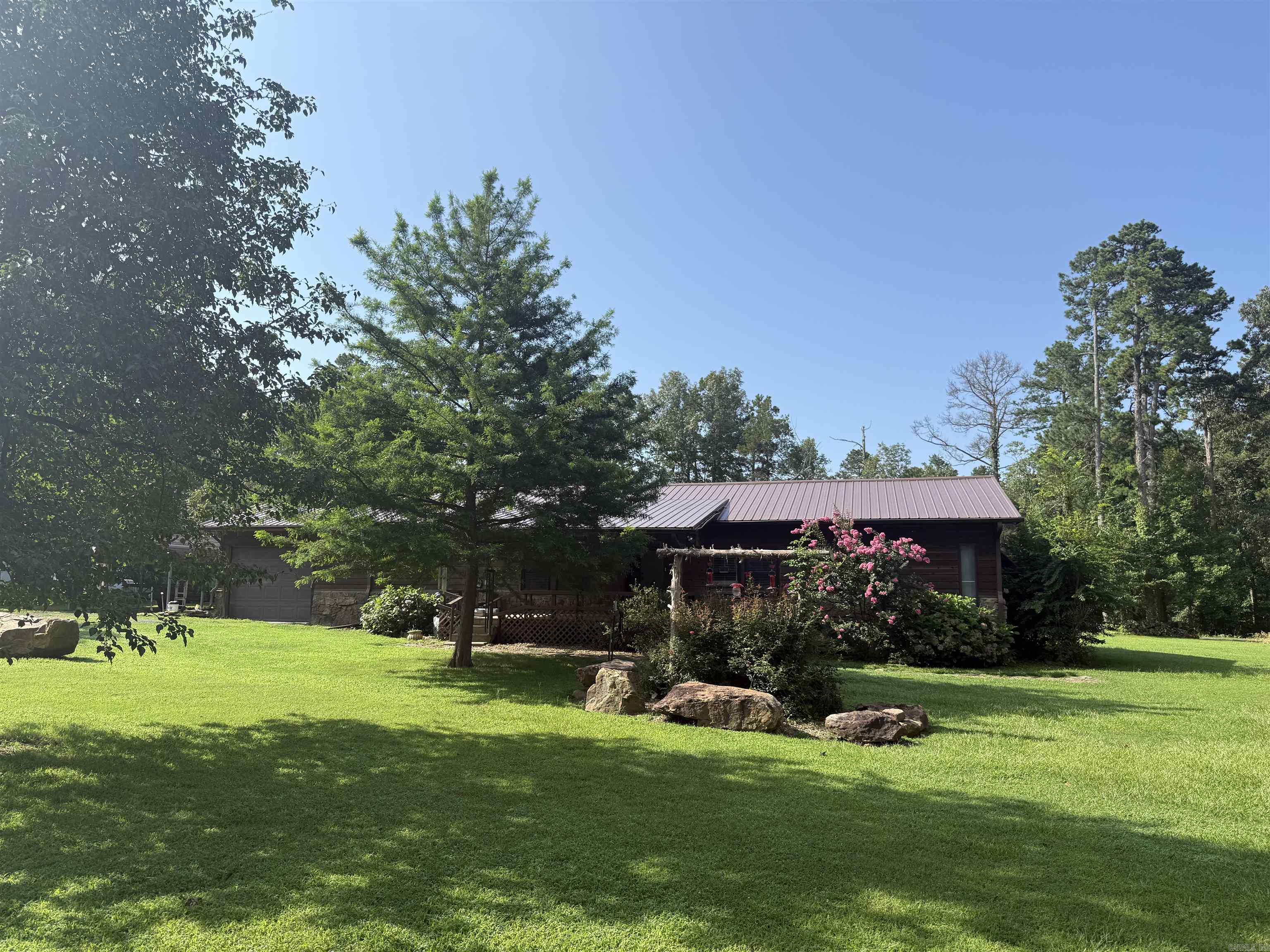 722 Woody Trail Property Photo 1