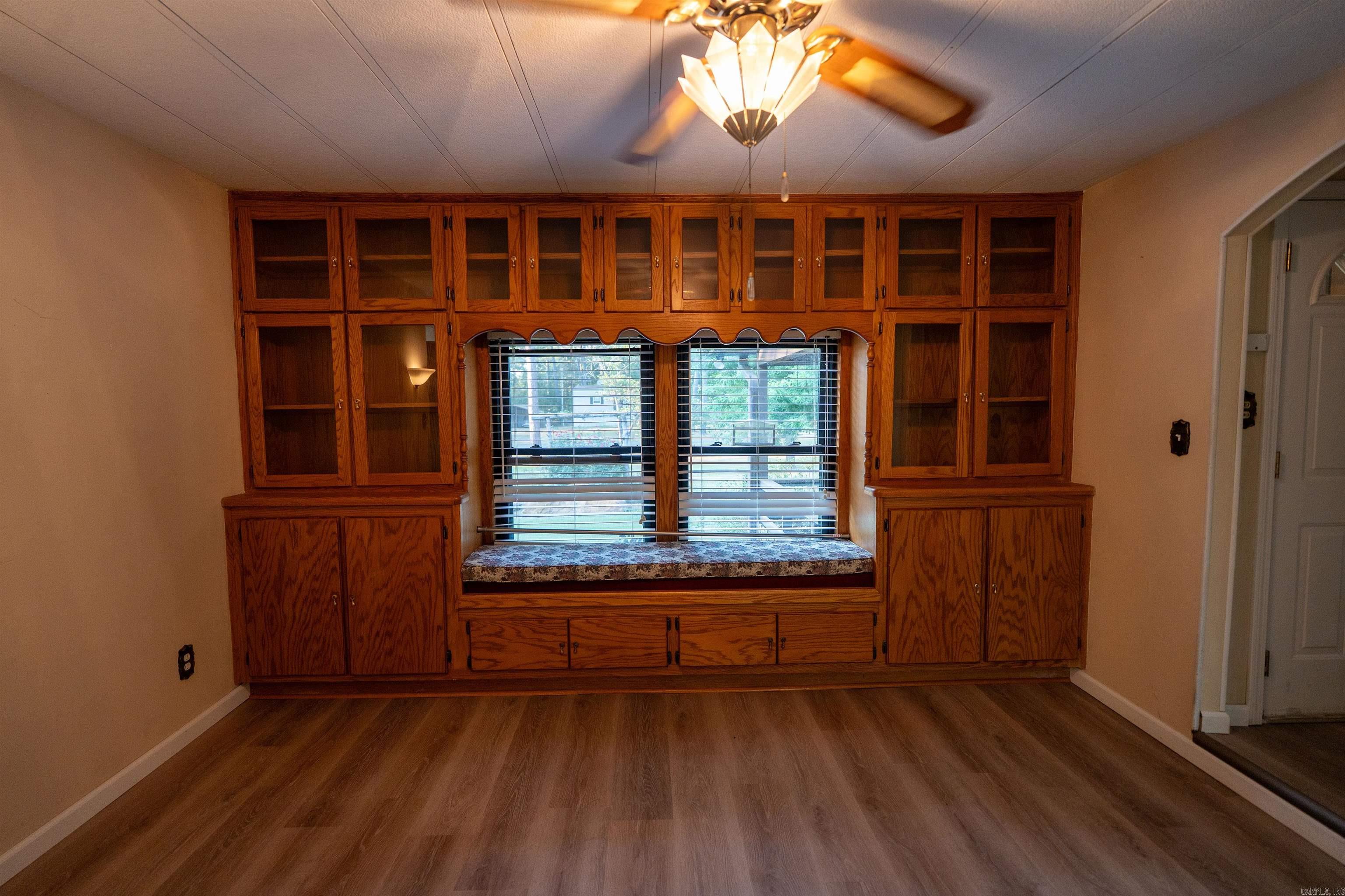 722 Woody Trail Property Photo 4