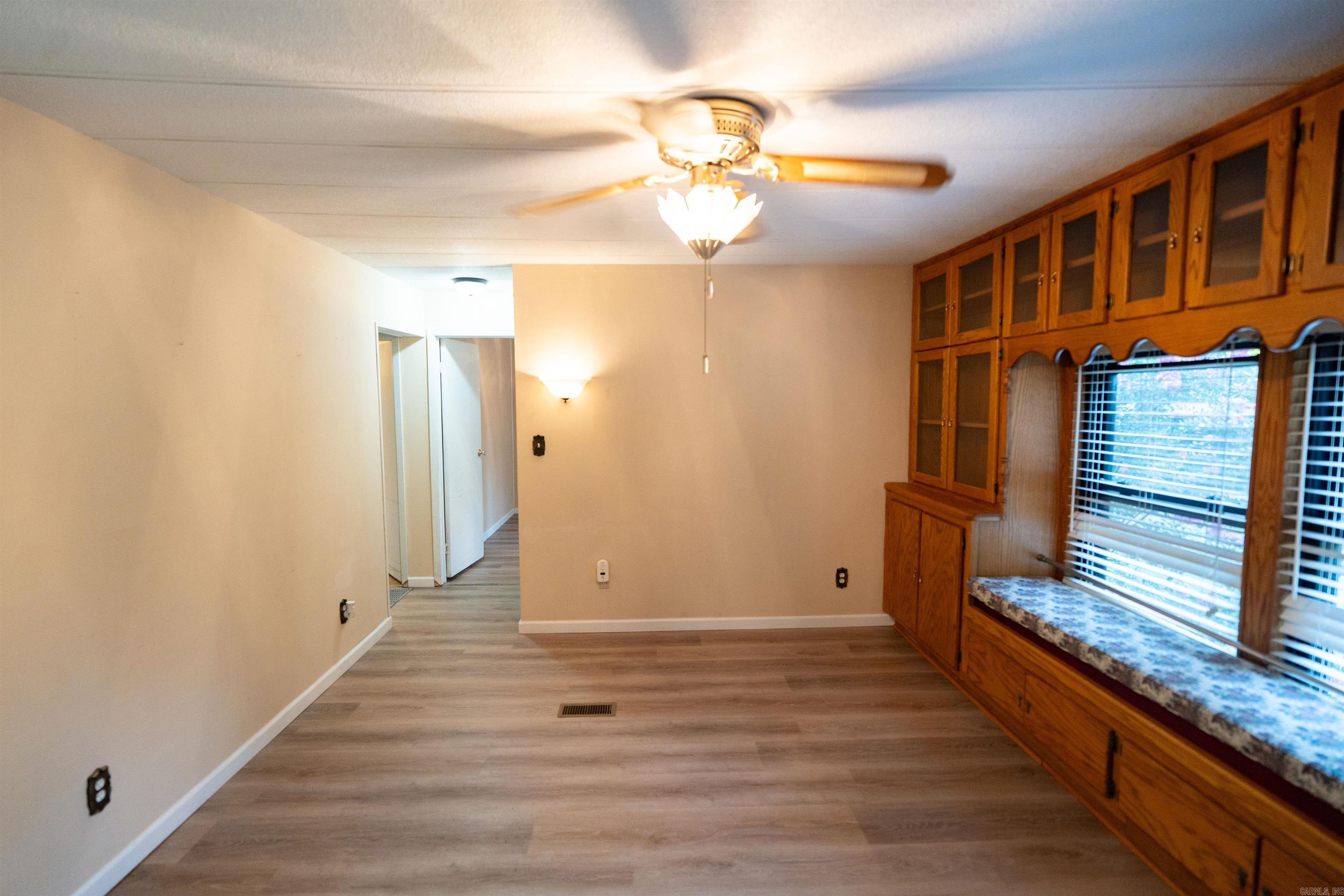 722 Woody Trail Property Photo 5