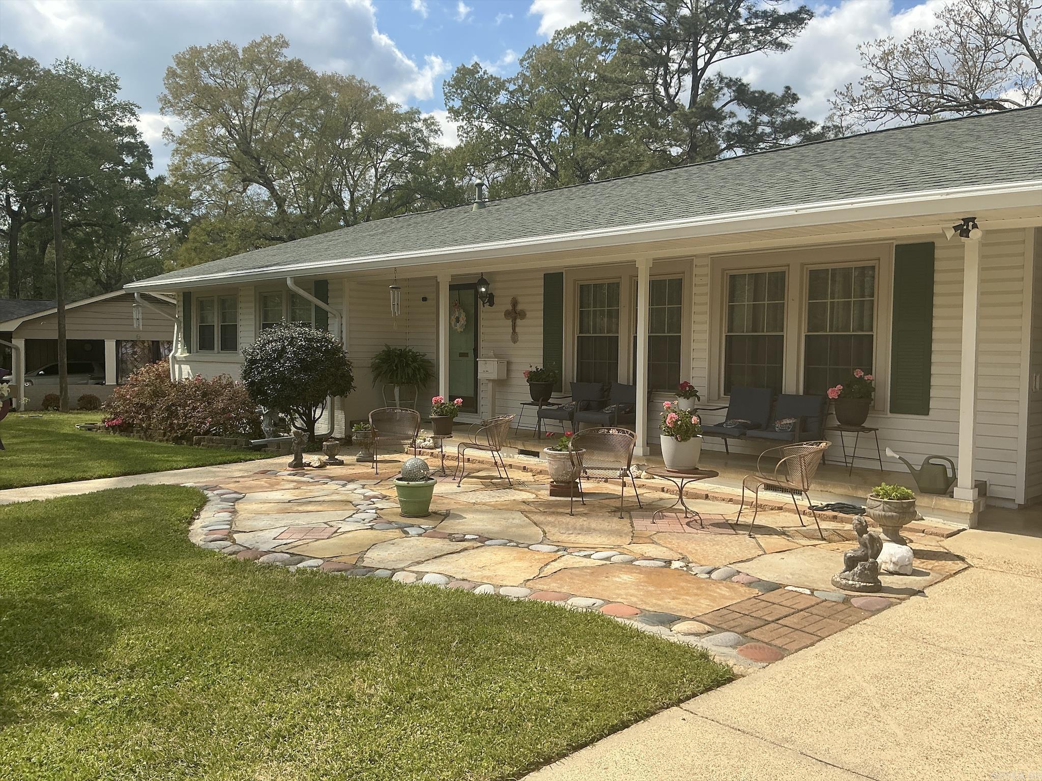 1008 Walnut Property Photo 6
