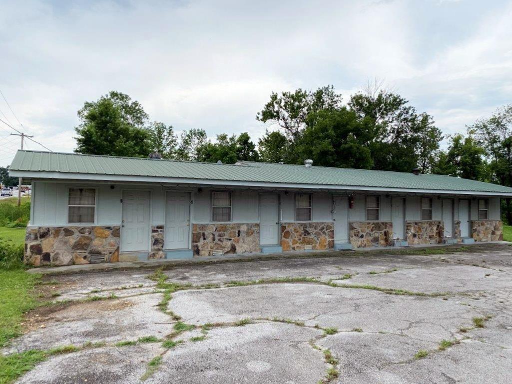 325 N Highway 65 Property Photo 3
